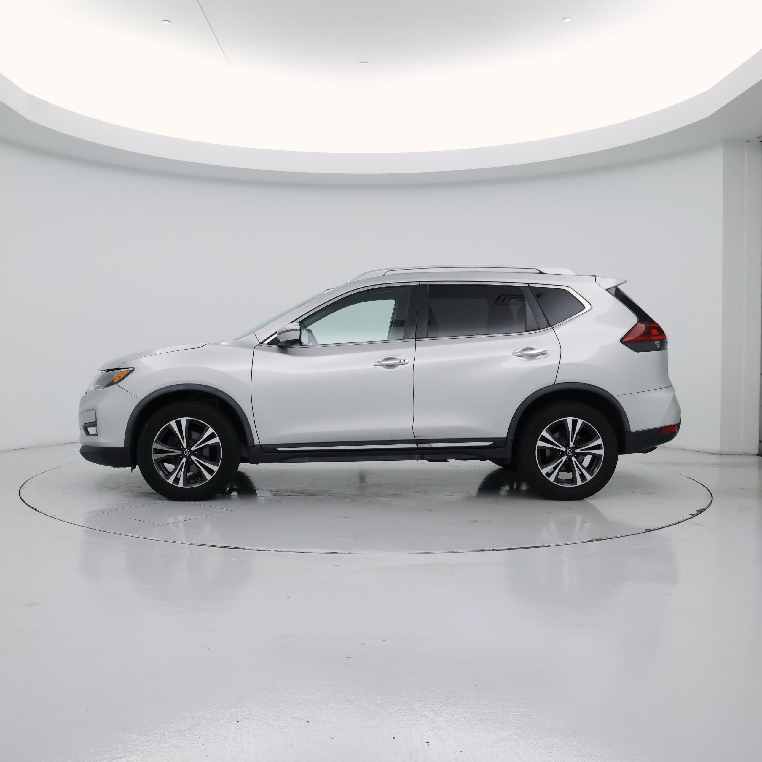 Thumbnail: 2018 Nissan Rogue - 3