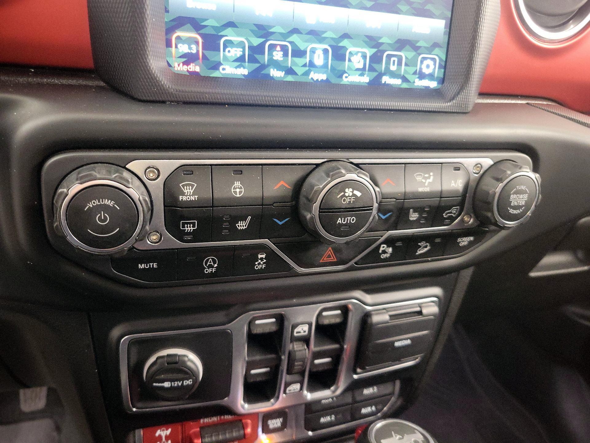 Thumbnail: 2020 Jeep Wrangler - 17