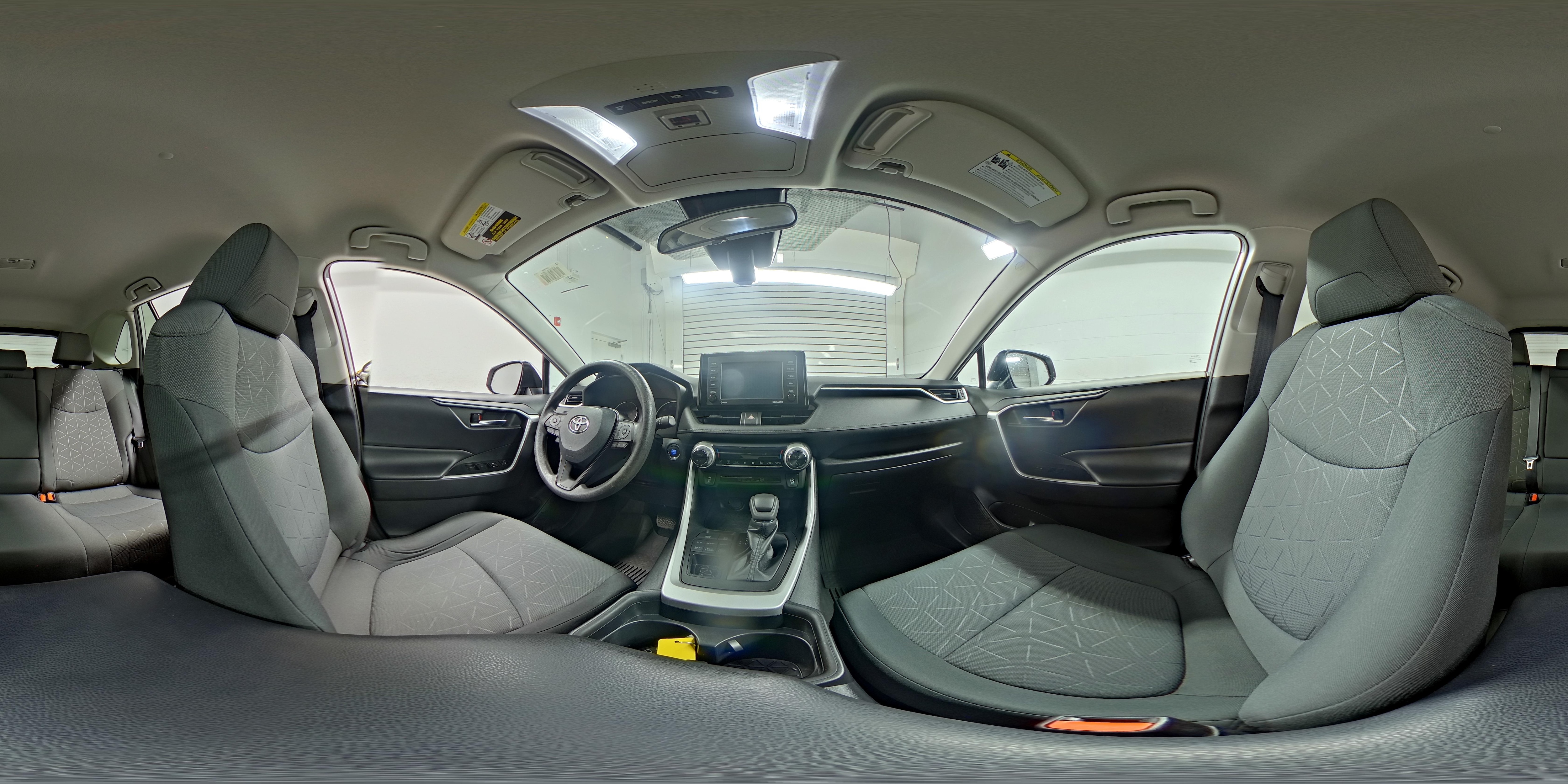 2020 Toyota RAV4 XLE - Photo 24