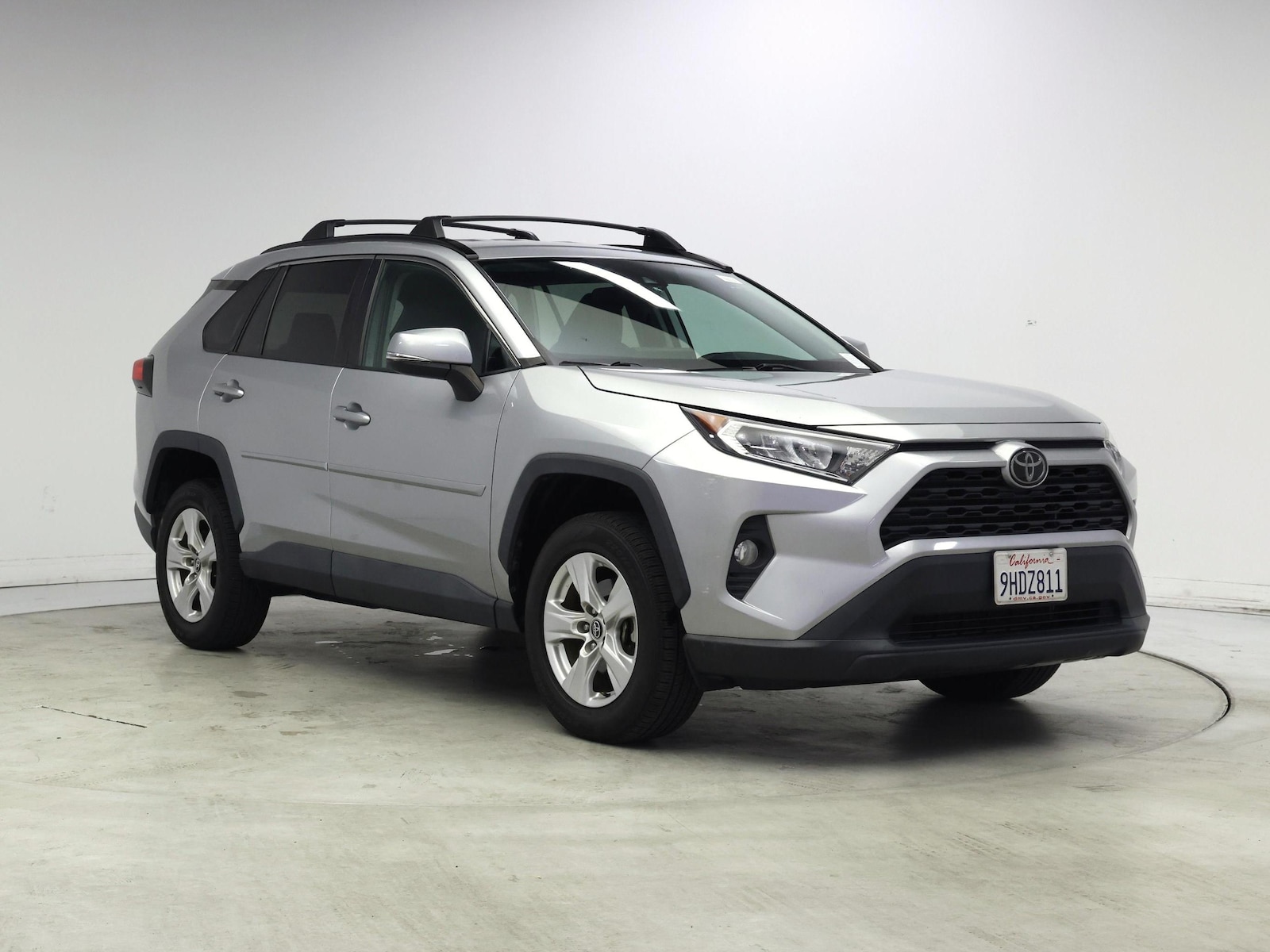2020 Toyota RAV4 XLE - Photo 2