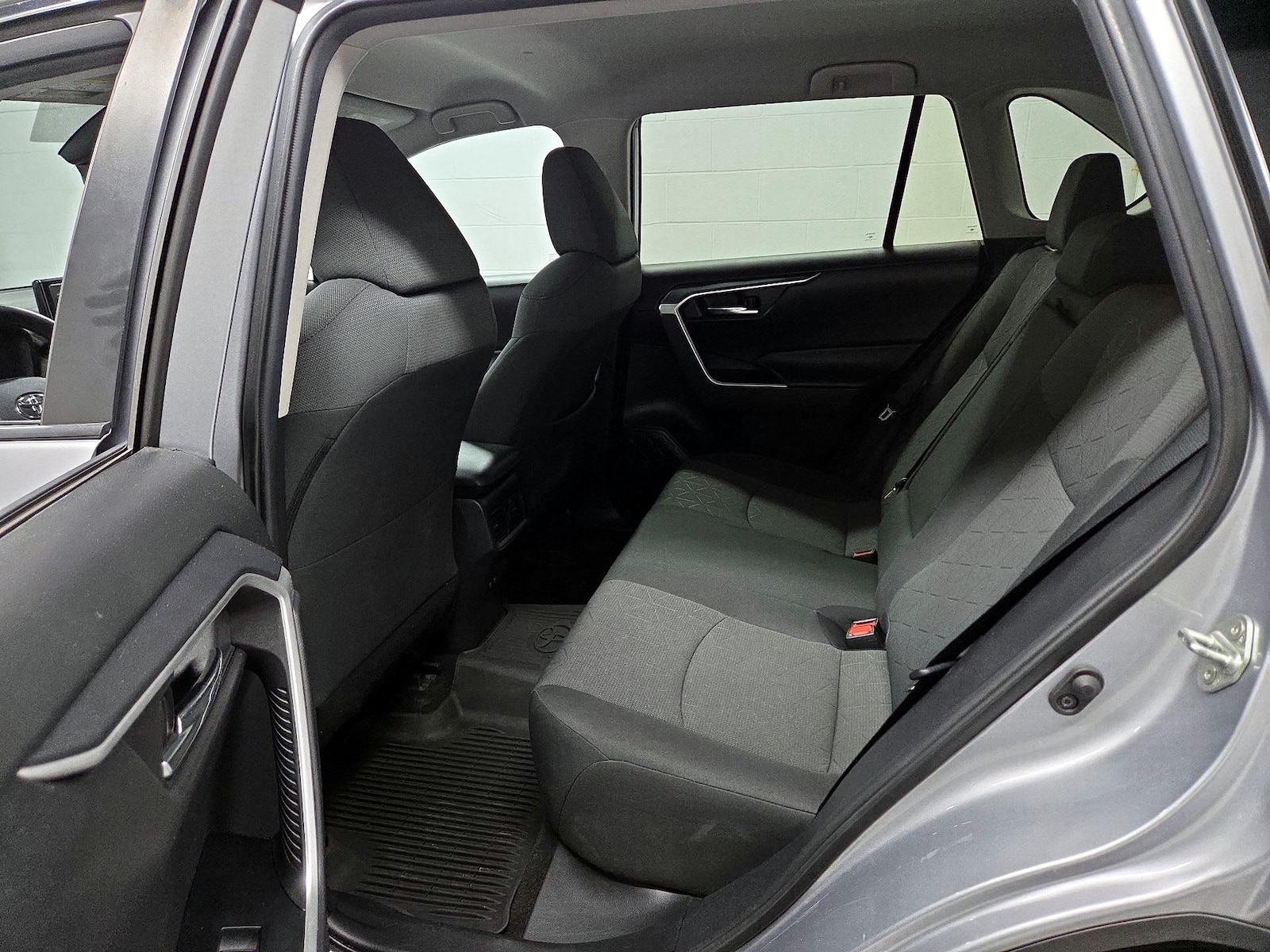2020 Toyota RAV4 XLE - Photo 20