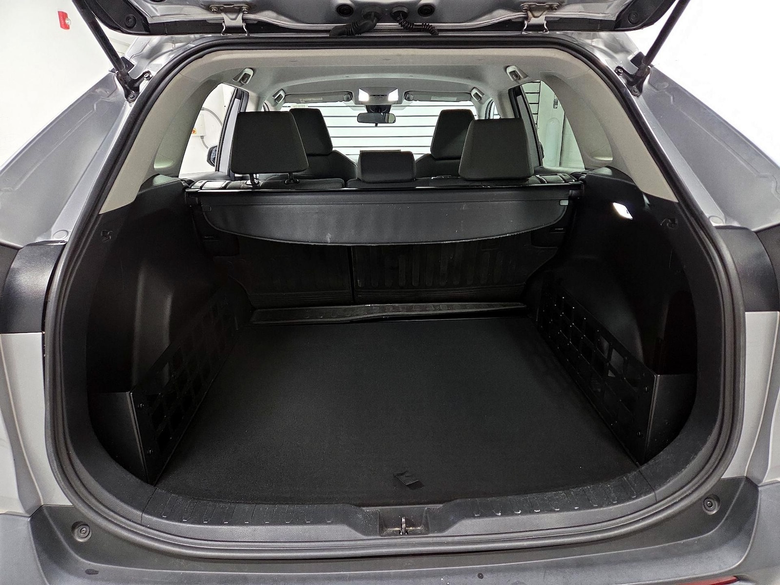 2020 Toyota RAV4 XLE - Photo 21