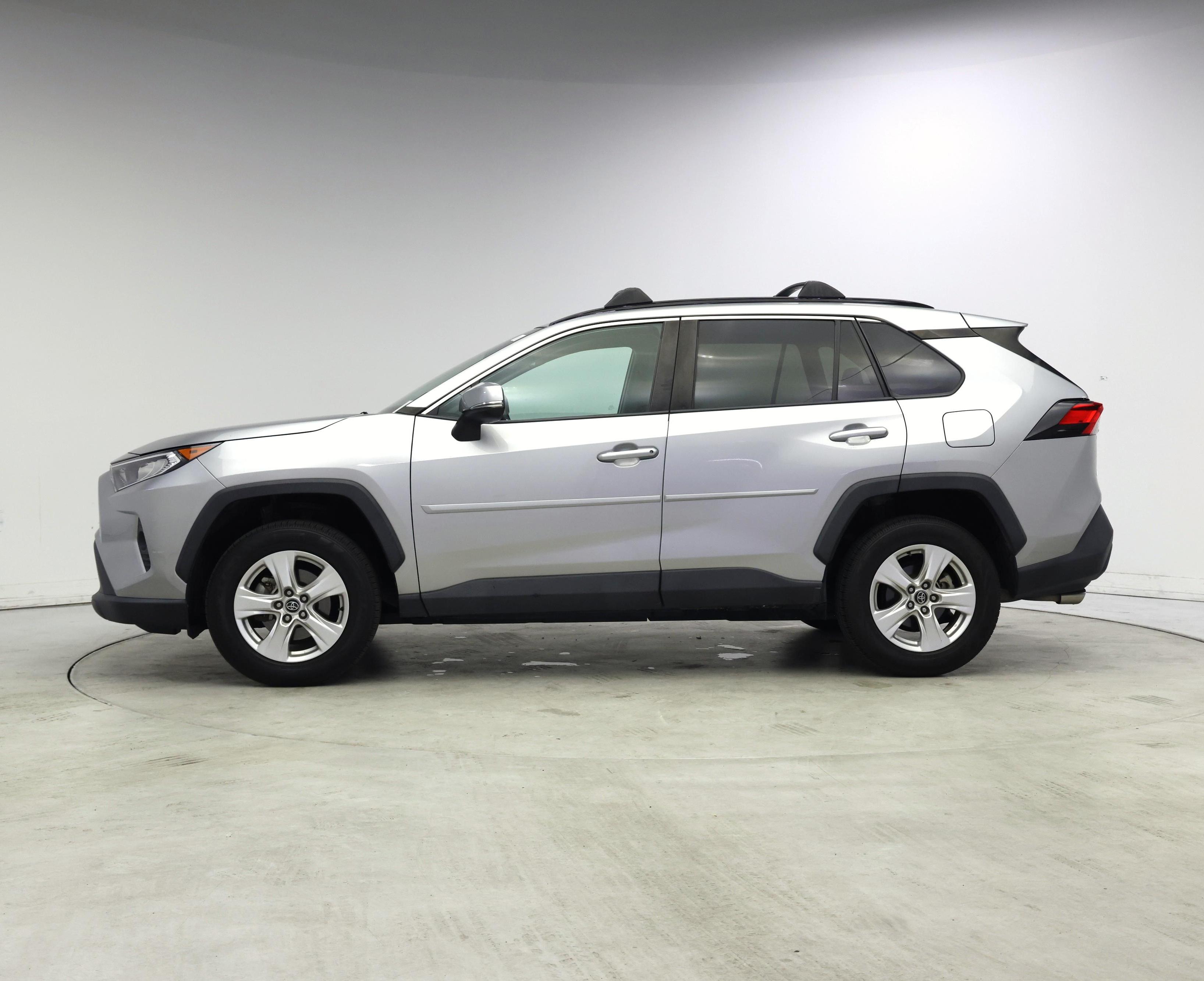 Thumbnail: 2020 Toyota RAV4 - 3