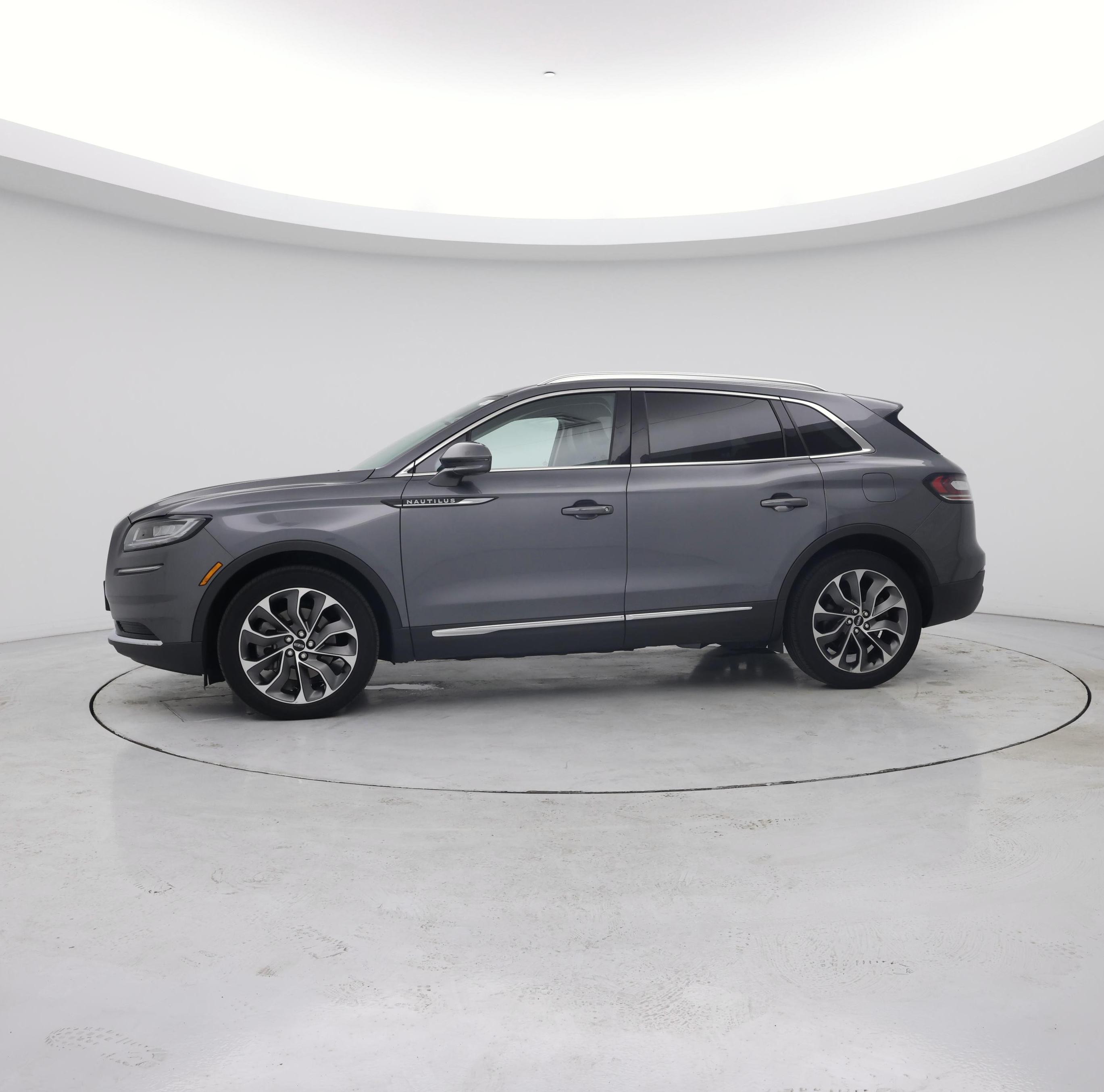 Thumbnail: 2021 Lincoln Nautilus - 3