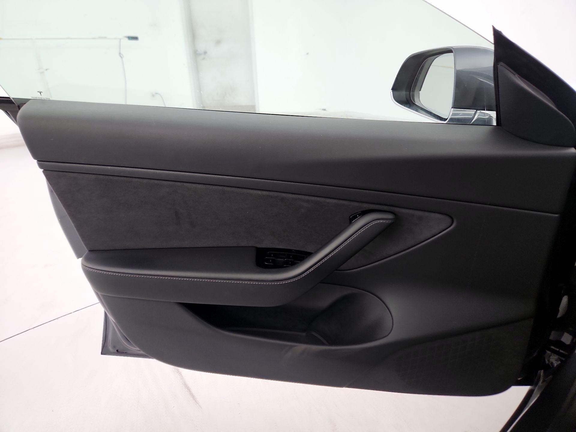 Thumbnail: 2020 Tesla Model 3 - 12