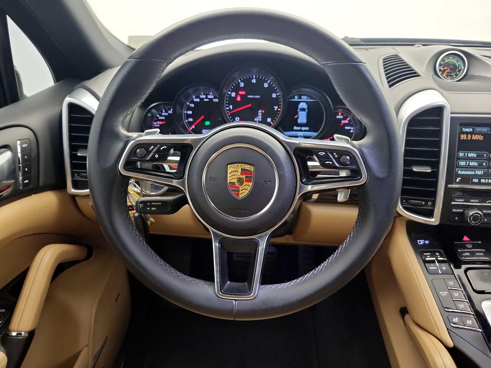 Thumbnail: 2016 Porsche Cayenne - 10