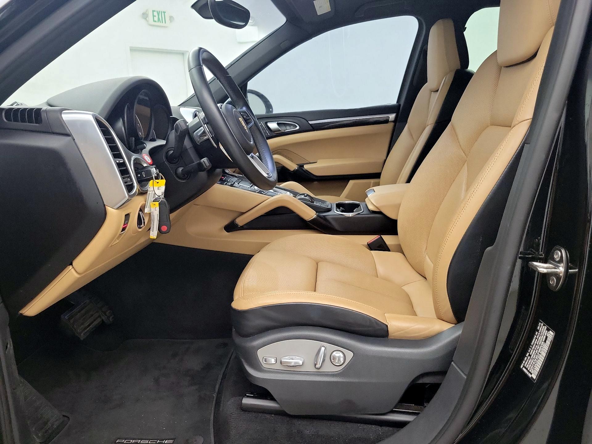 Thumbnail: 2016 Porsche Cayenne - 11