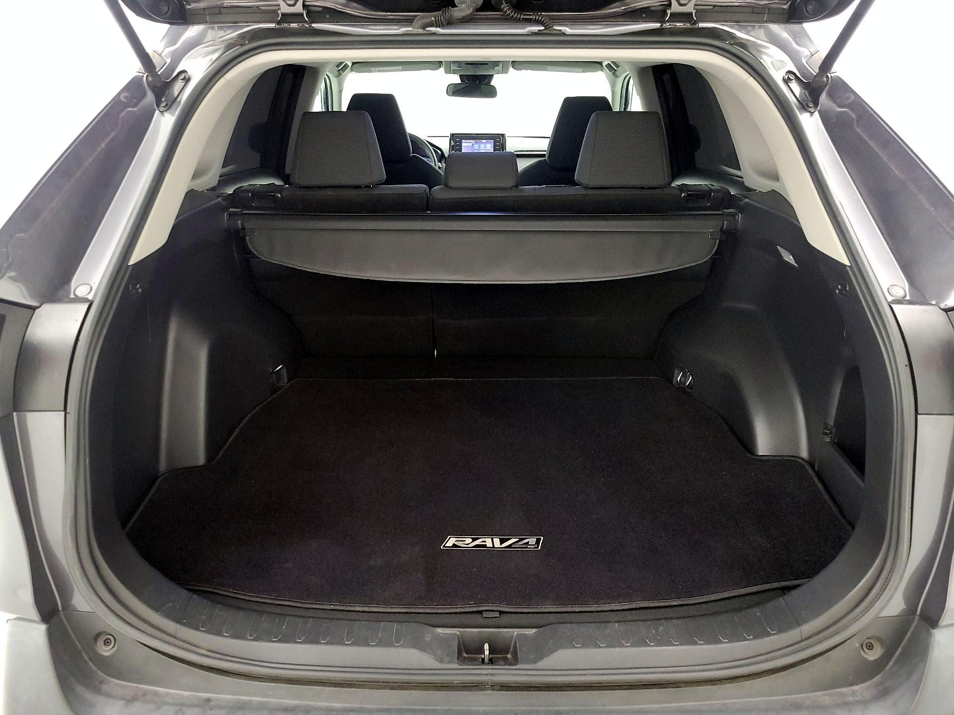Thumbnail: 2021 Toyota RAV4 - 20