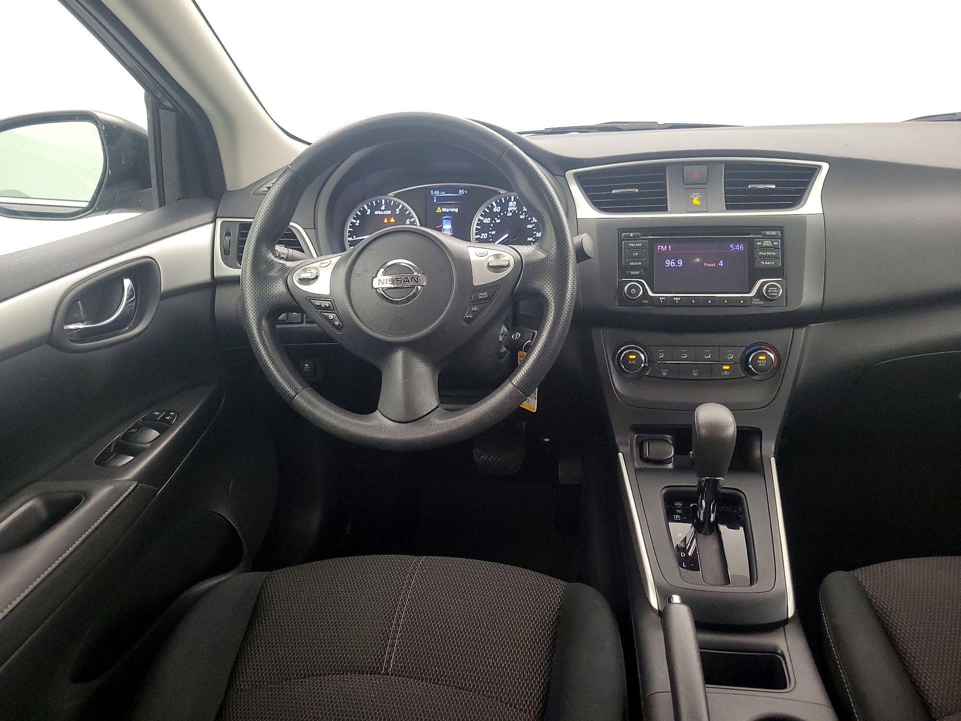 Thumbnail: 2018 Nissan Sentra - 10