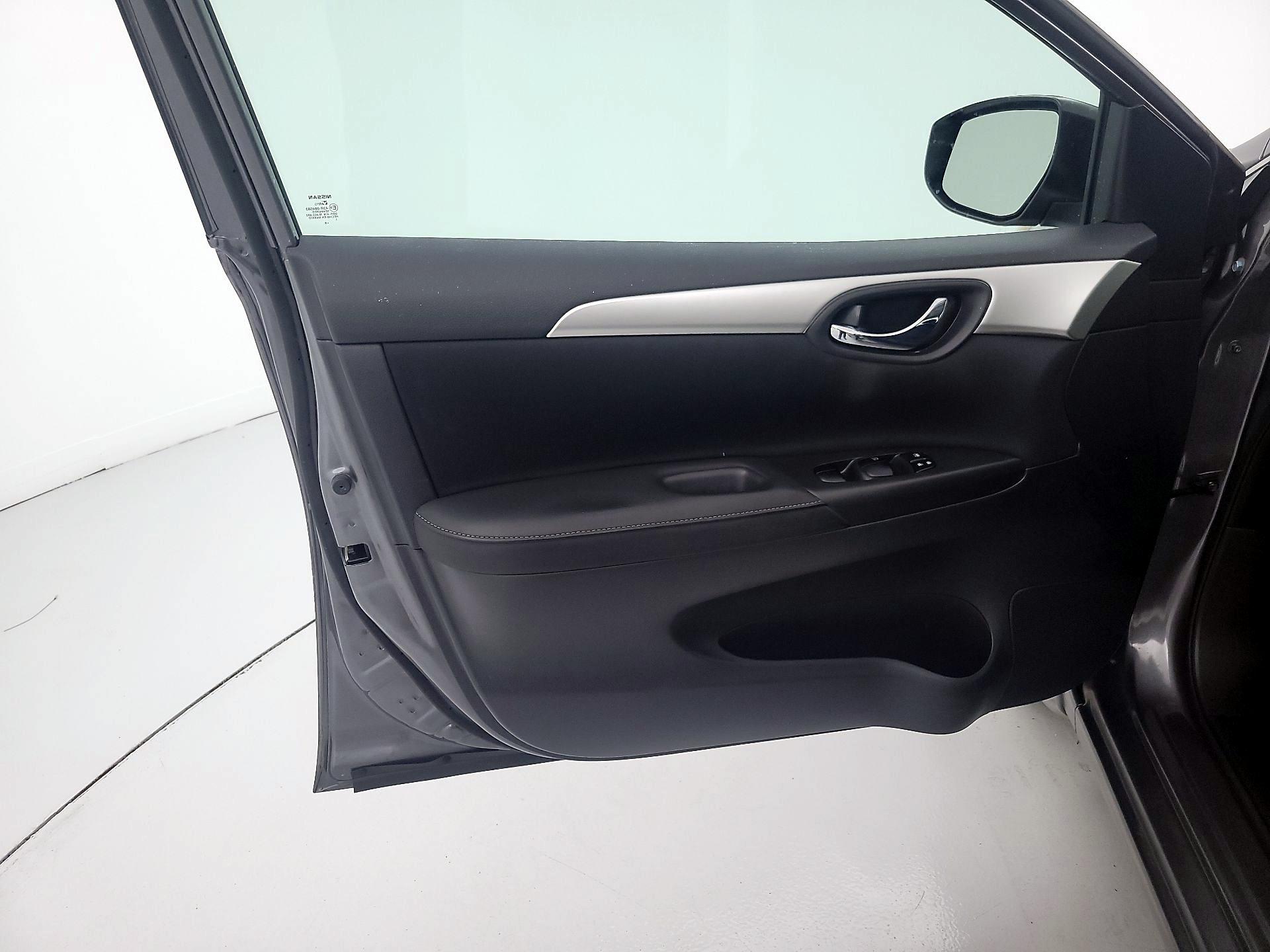 Thumbnail: 2018 Nissan Sentra - 12