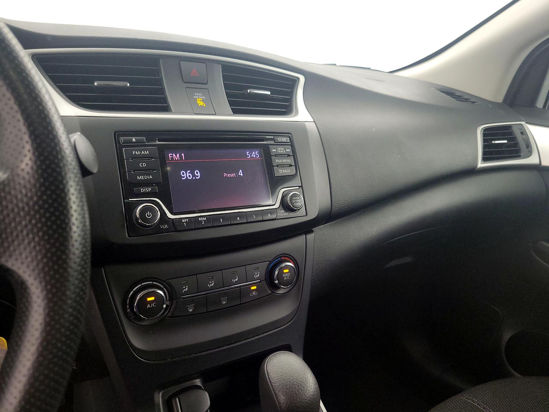 Thumbnail: 2018 Nissan Sentra - 15