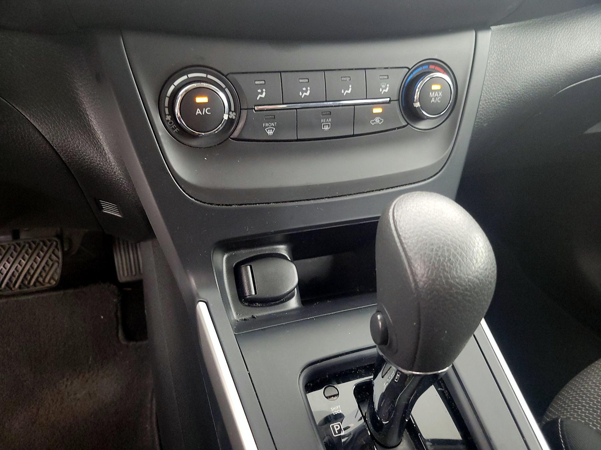 Thumbnail: 2018 Nissan Sentra - 16