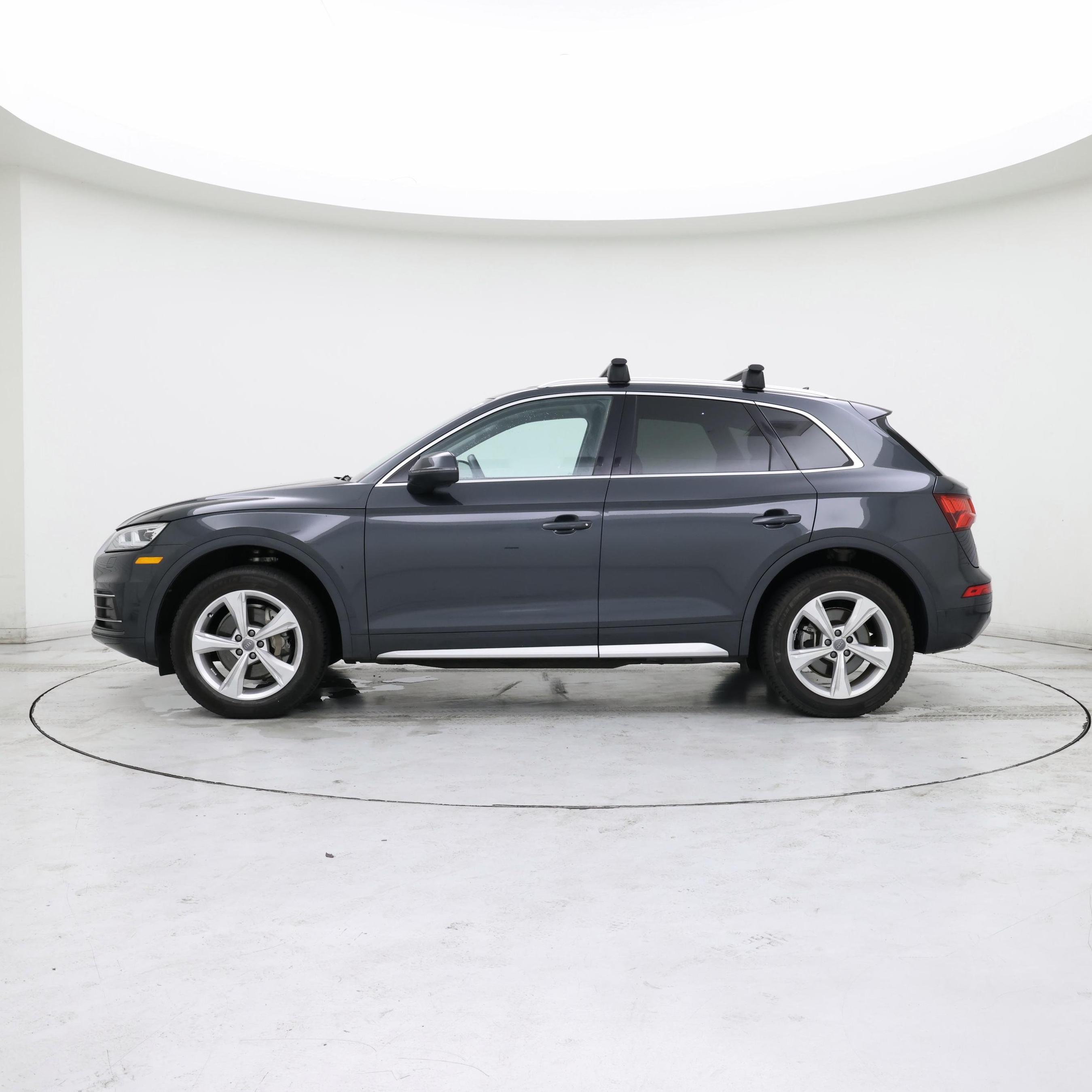 Thumbnail: 2020 Audi Q5 - 3