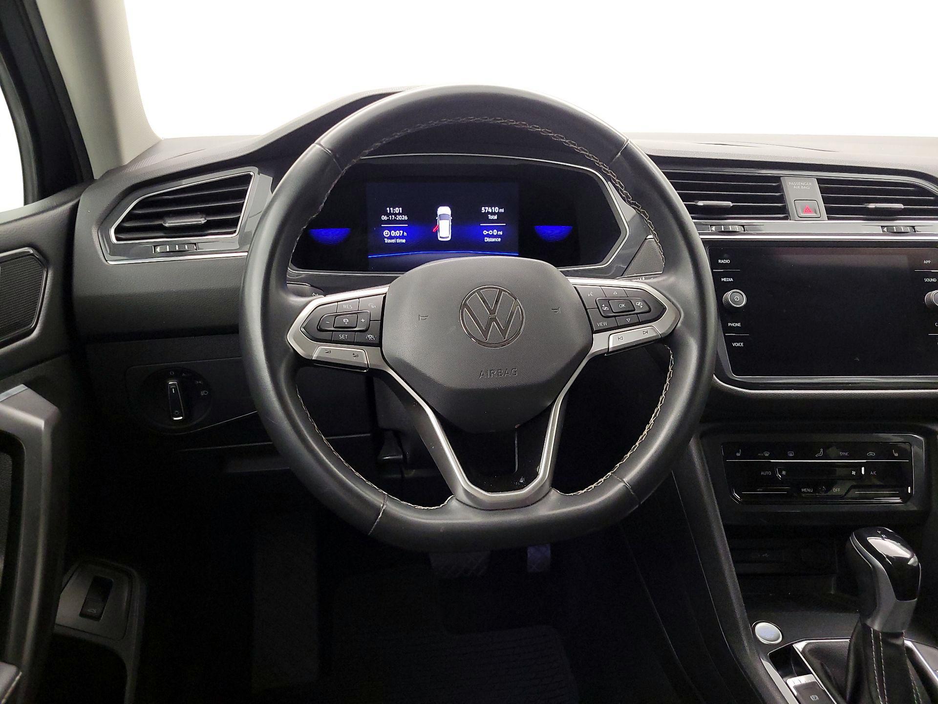 Thumbnail: 2022 Volkswagen Tiguan - 10
