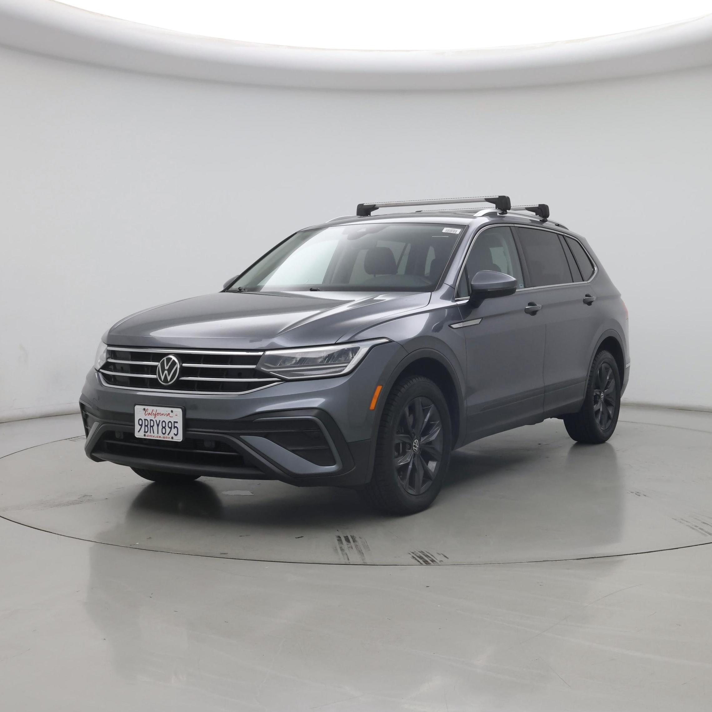 Thumbnail: 2022 Volkswagen Tiguan - 4