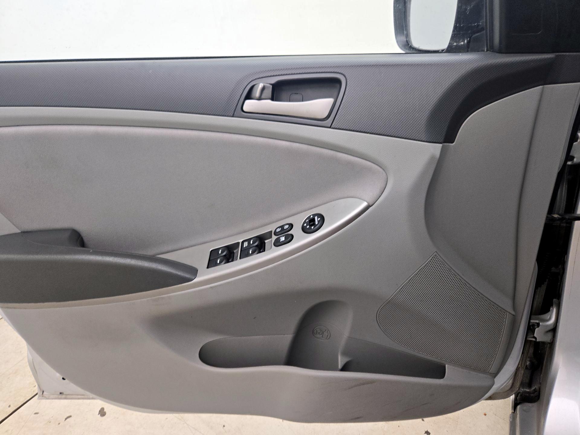 Thumbnail: 2016 Hyundai Accent - 12