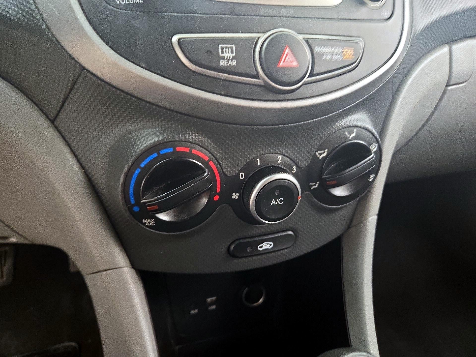 Thumbnail: 2016 Hyundai Accent - 15
