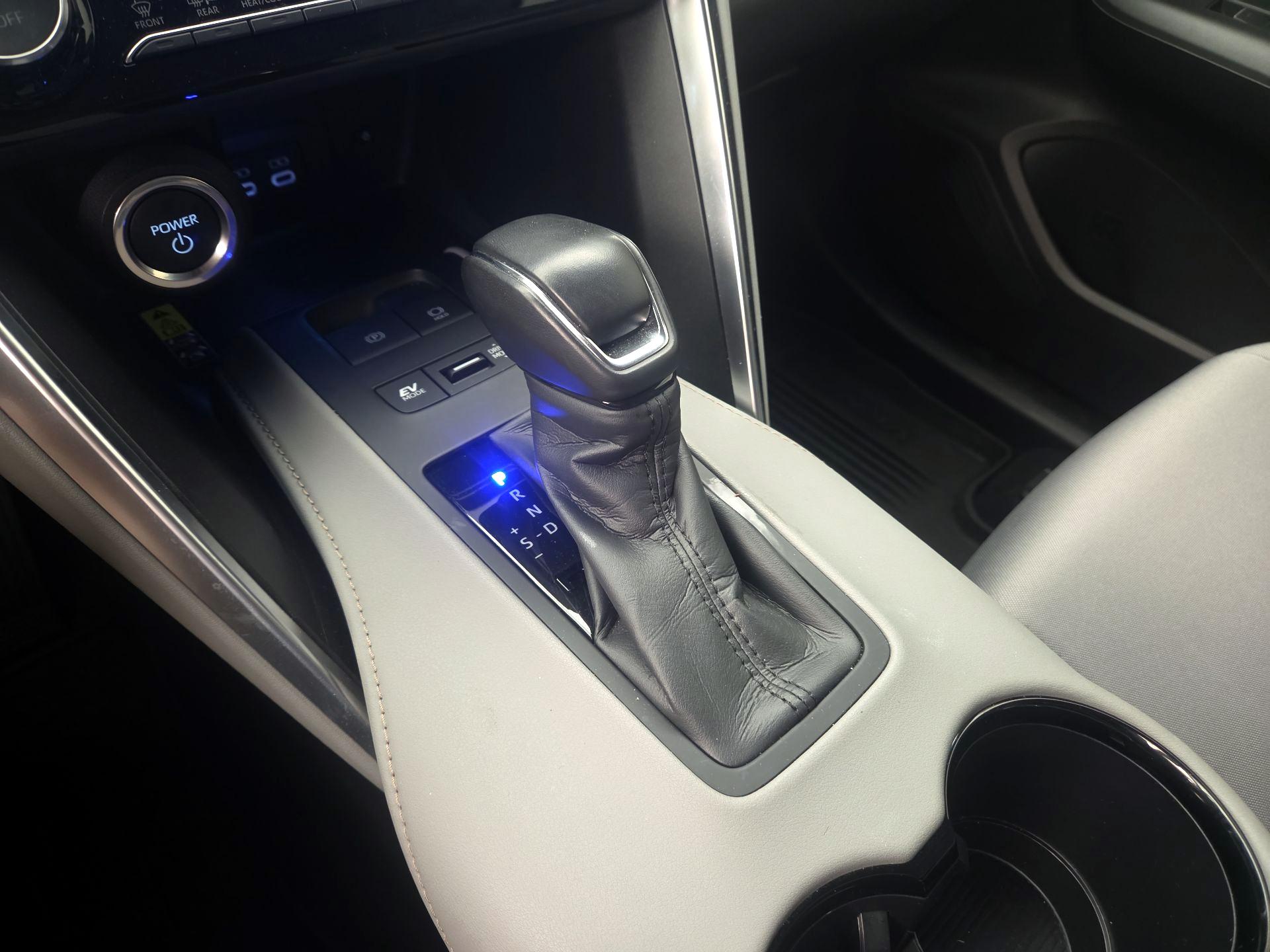 Thumbnail: 2023 Toyota Venza - 18