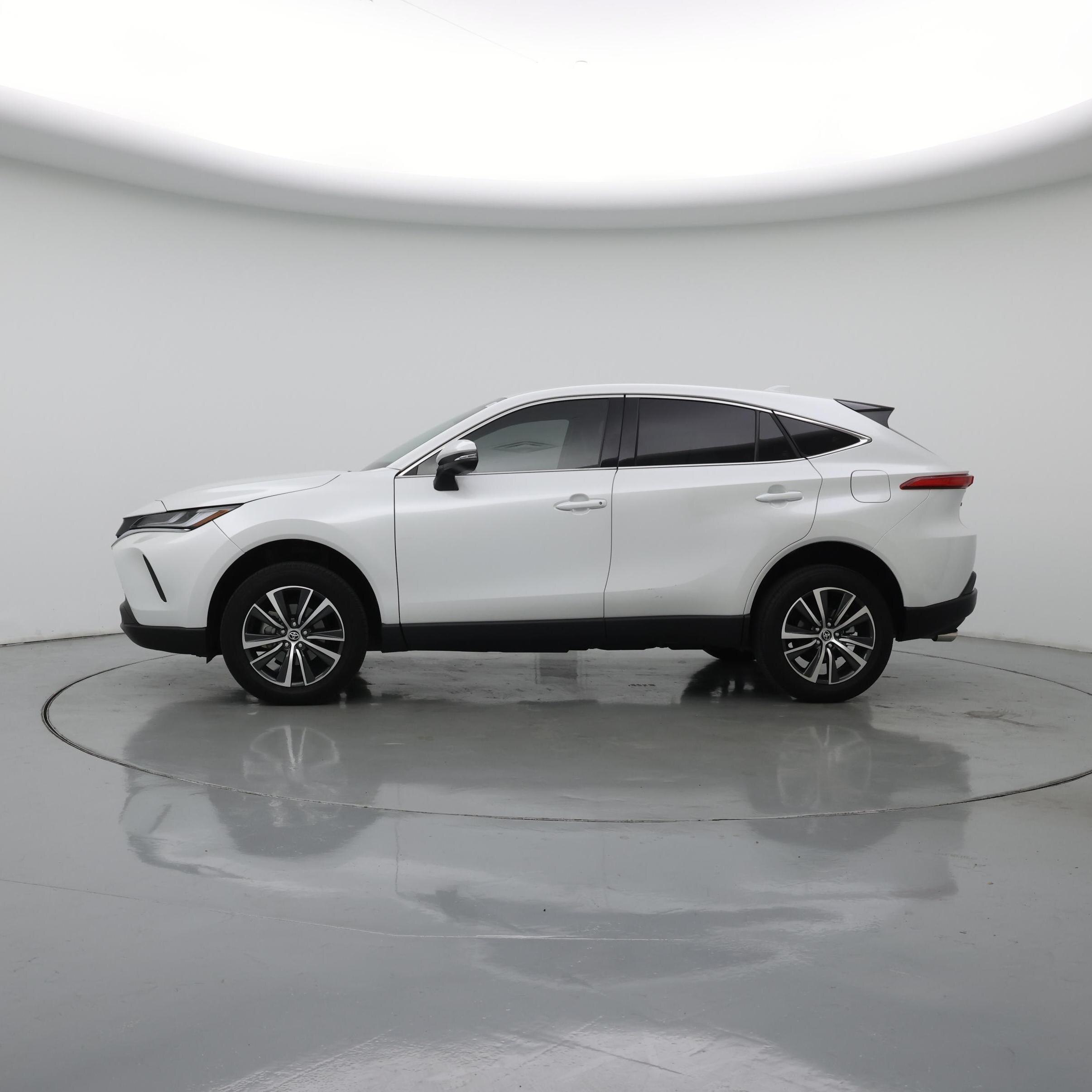Thumbnail: 2023 Toyota Venza - 3