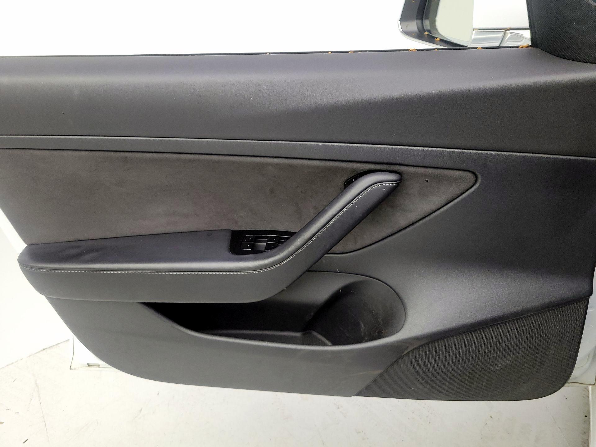 Thumbnail: 2020 Tesla Model 3 - 12
