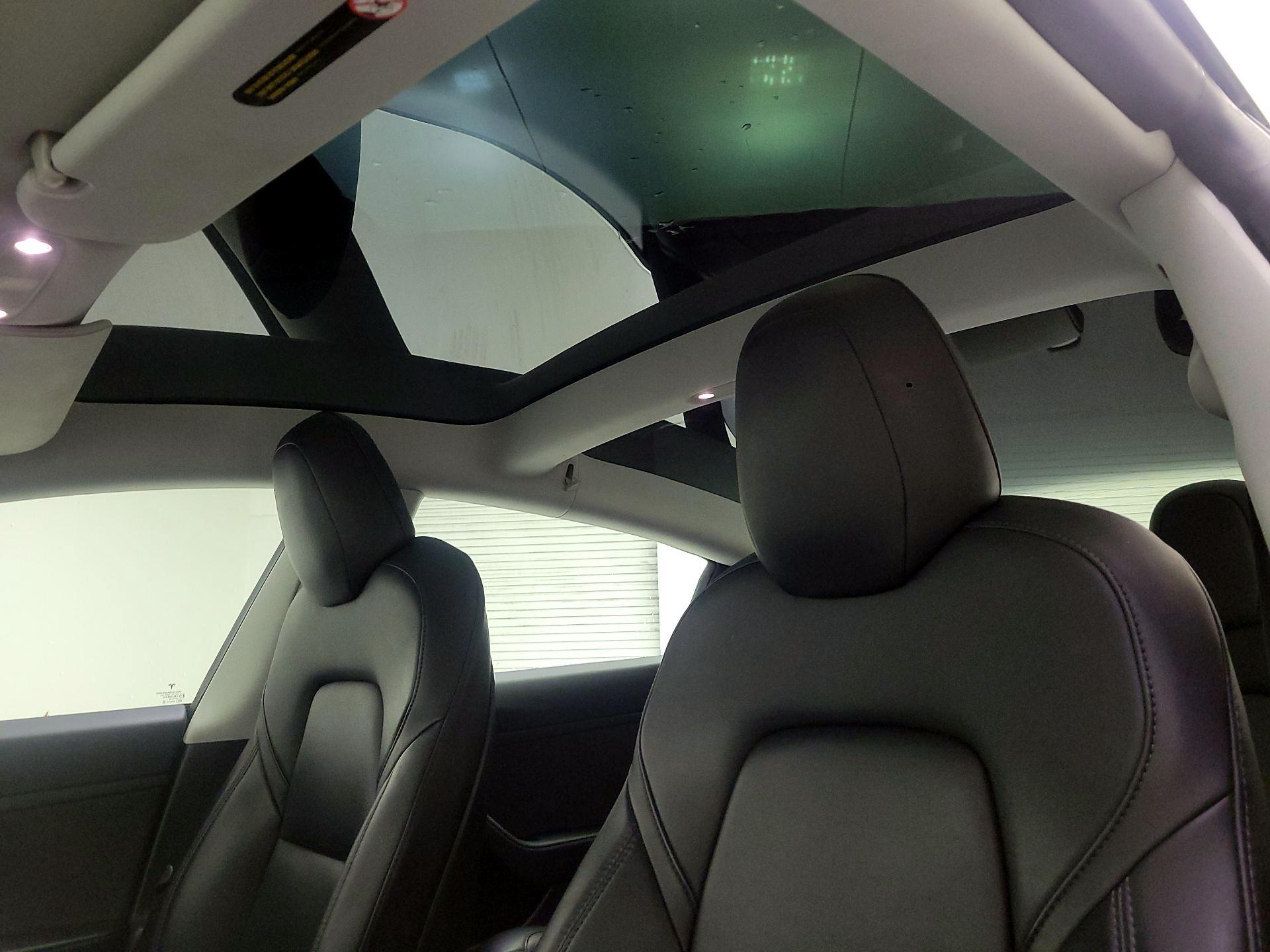Thumbnail: 2020 Tesla Model 3 - 18
