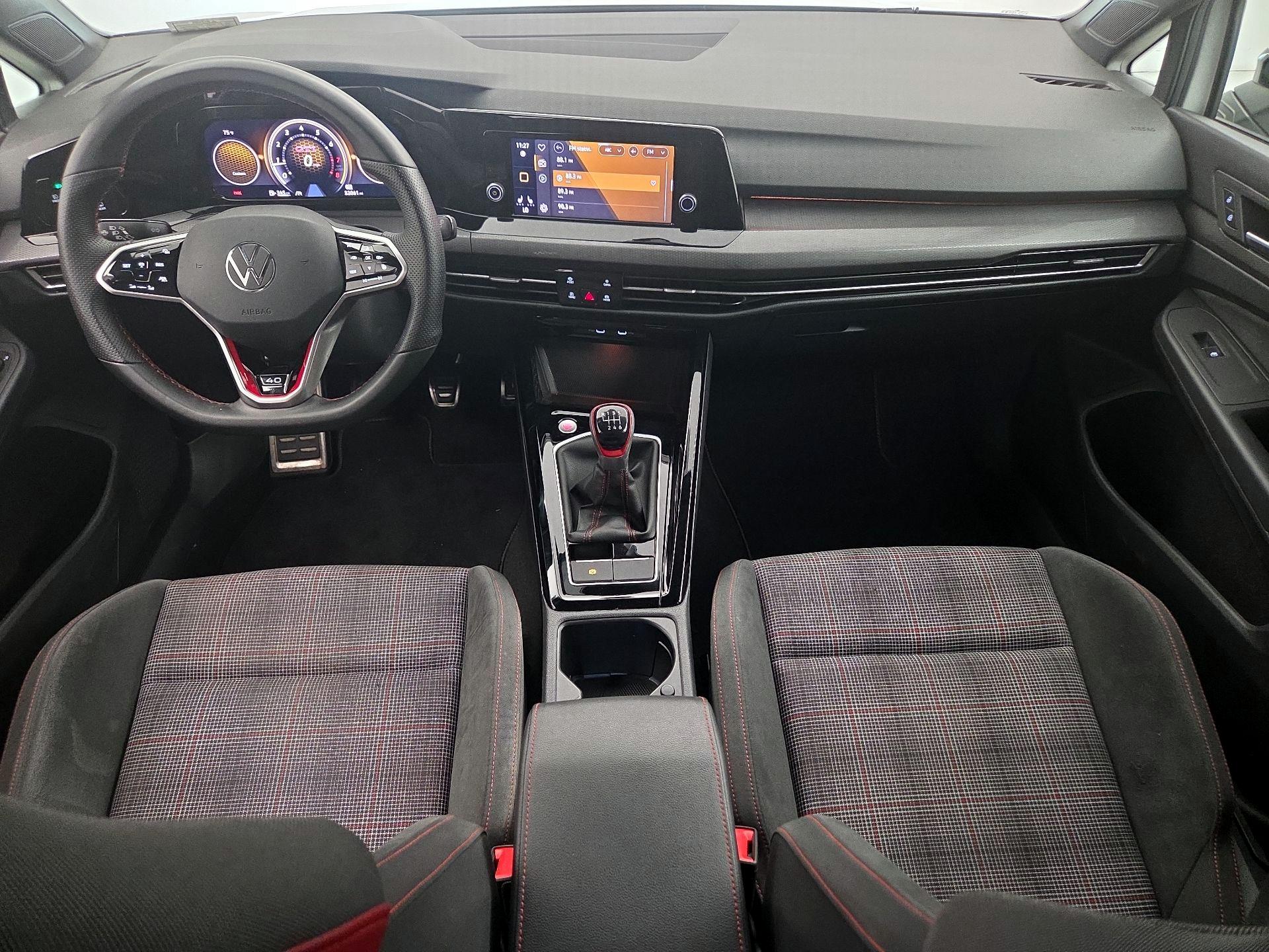 Thumbnail: 2023 Volkswagen Golf - 9