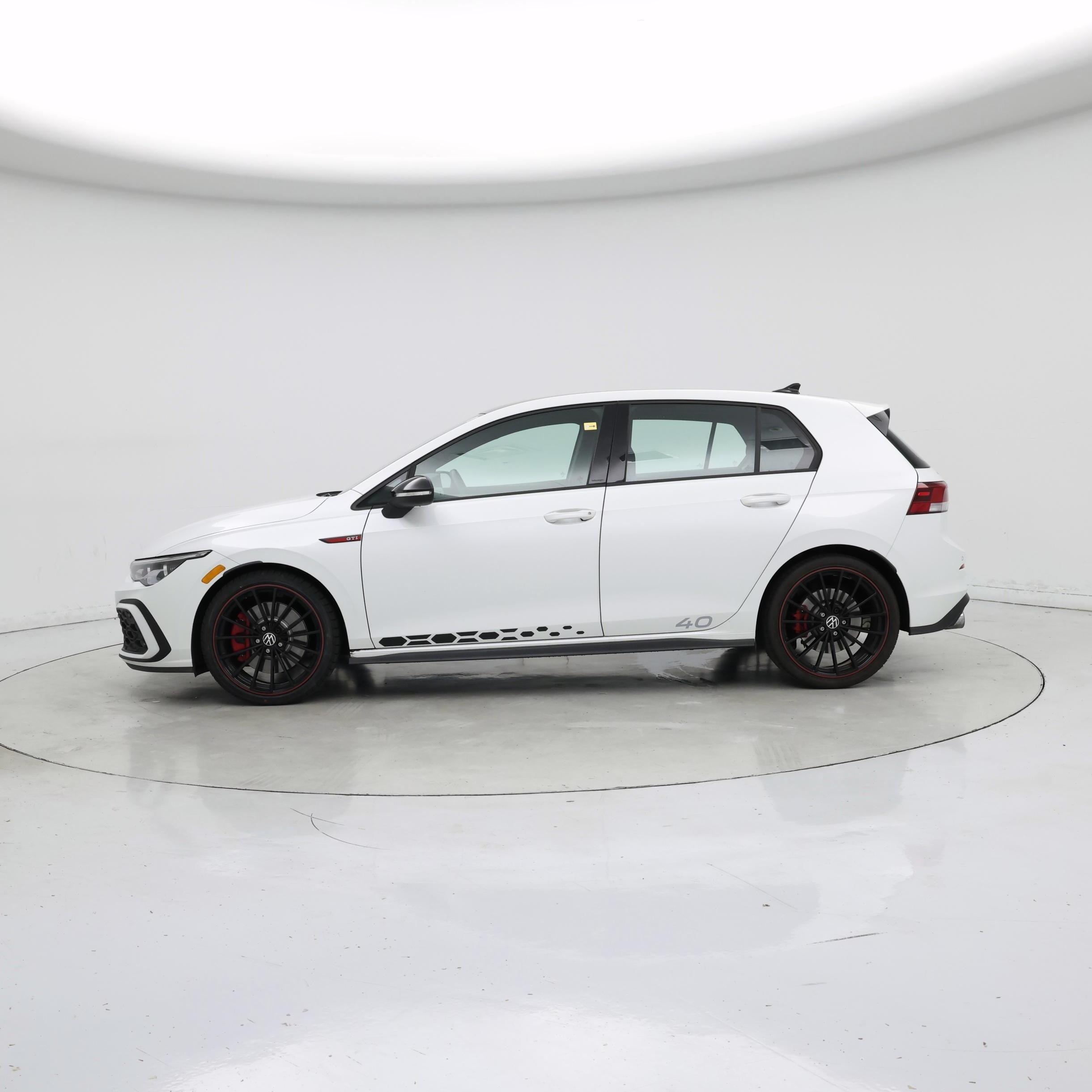 Thumbnail: 2023 Volkswagen Golf - 3