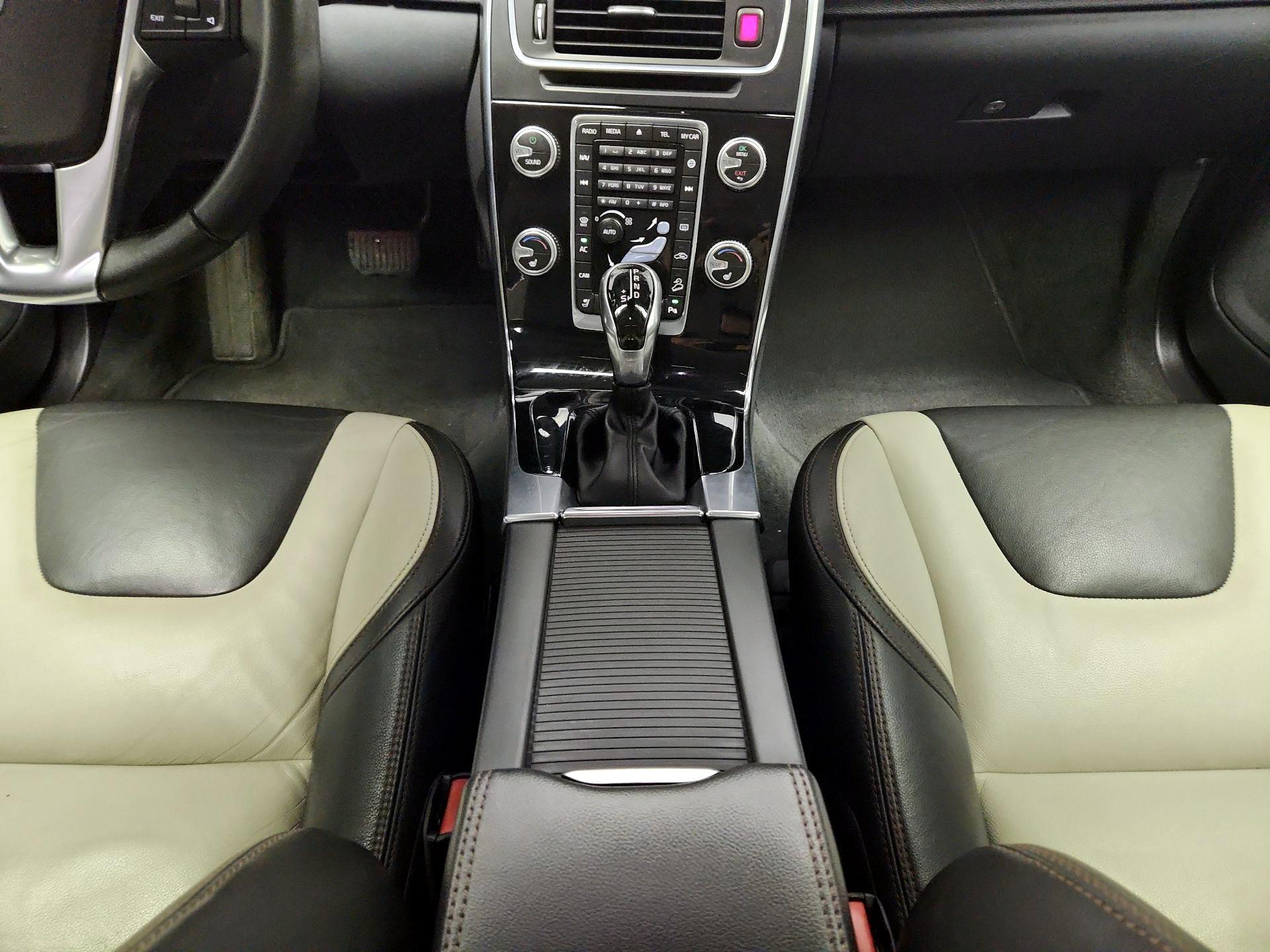 Thumbnail: 2016 Volvo S60 - 18