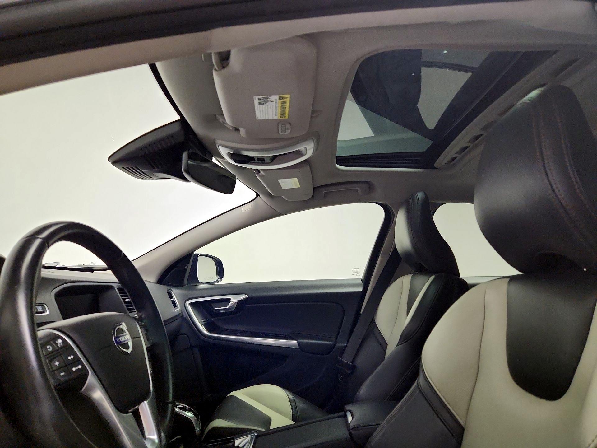 Thumbnail: 2016 Volvo S60 - 20