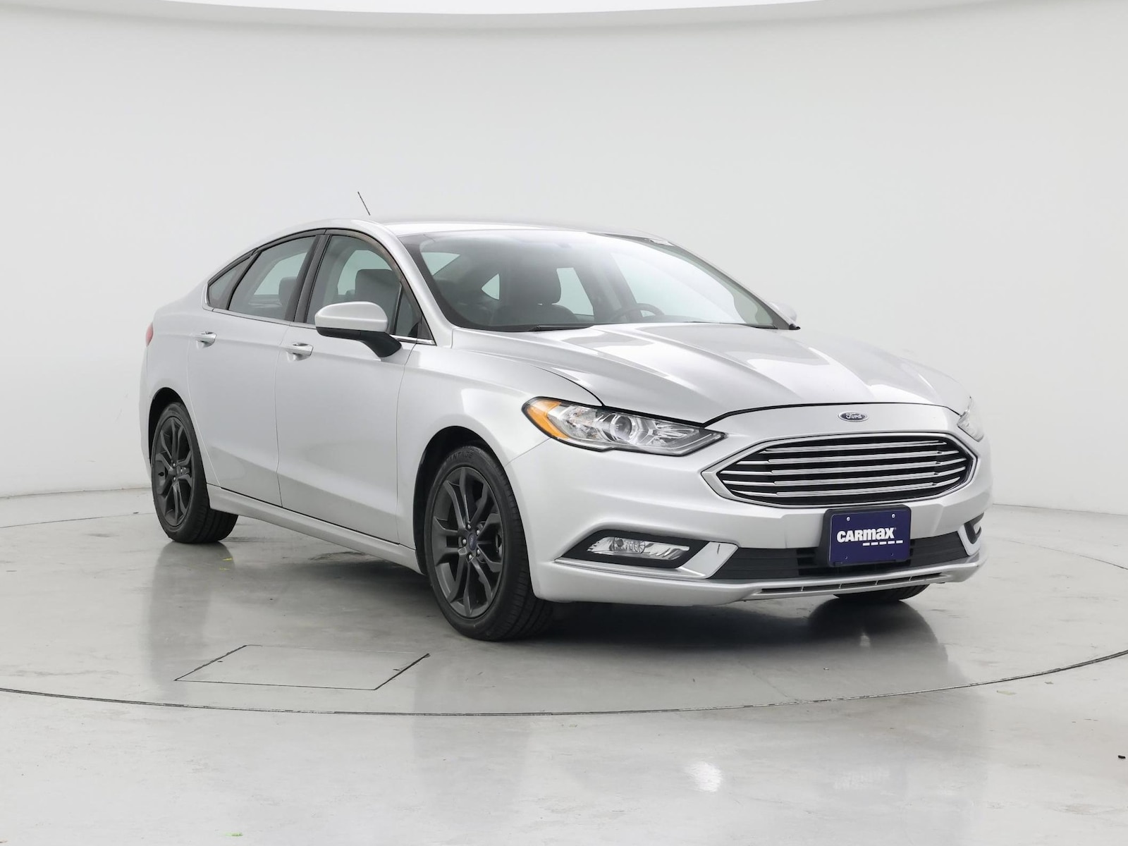 2018 Ford Fusion SE - Photo 2