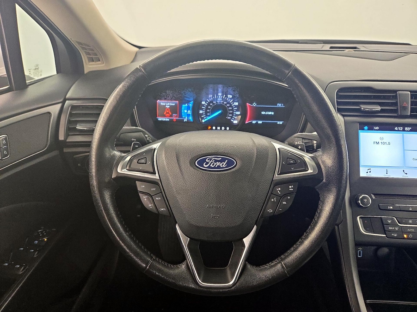 2018 Ford Fusion SE - Photo 11