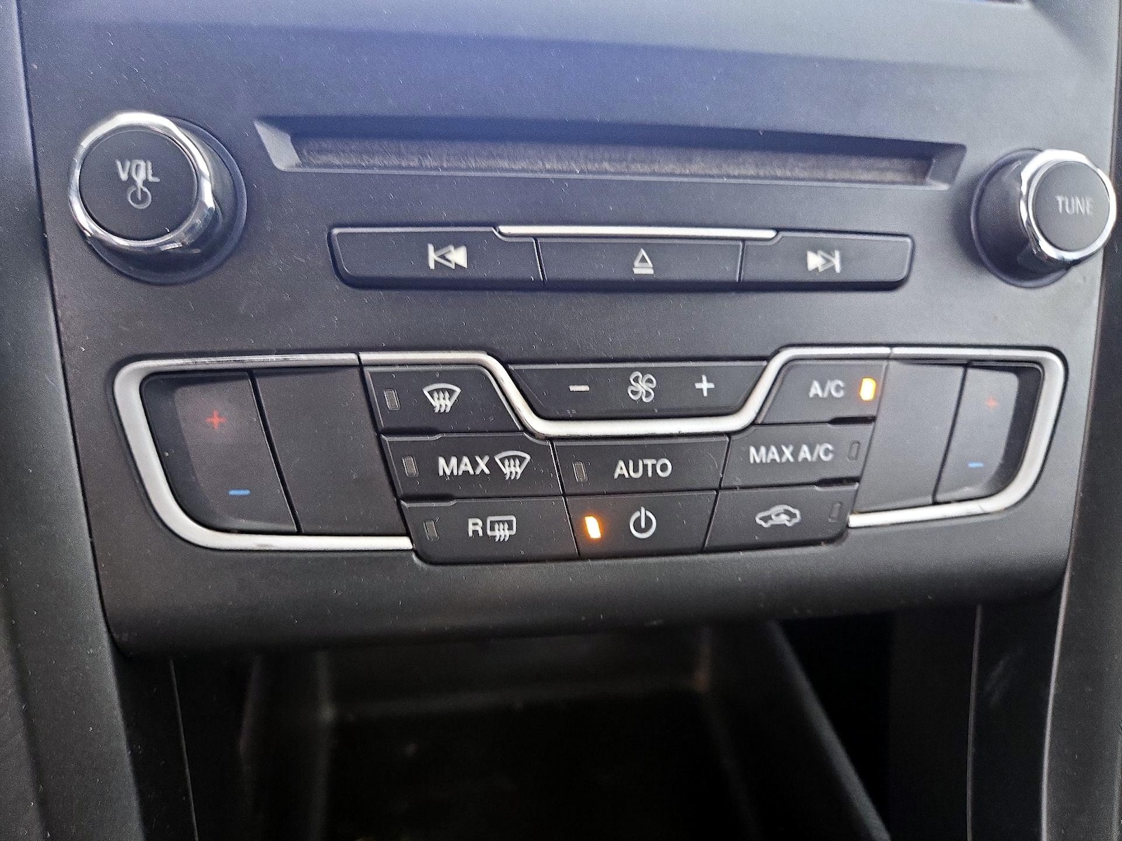 2018 Ford Fusion SE - Photo 17