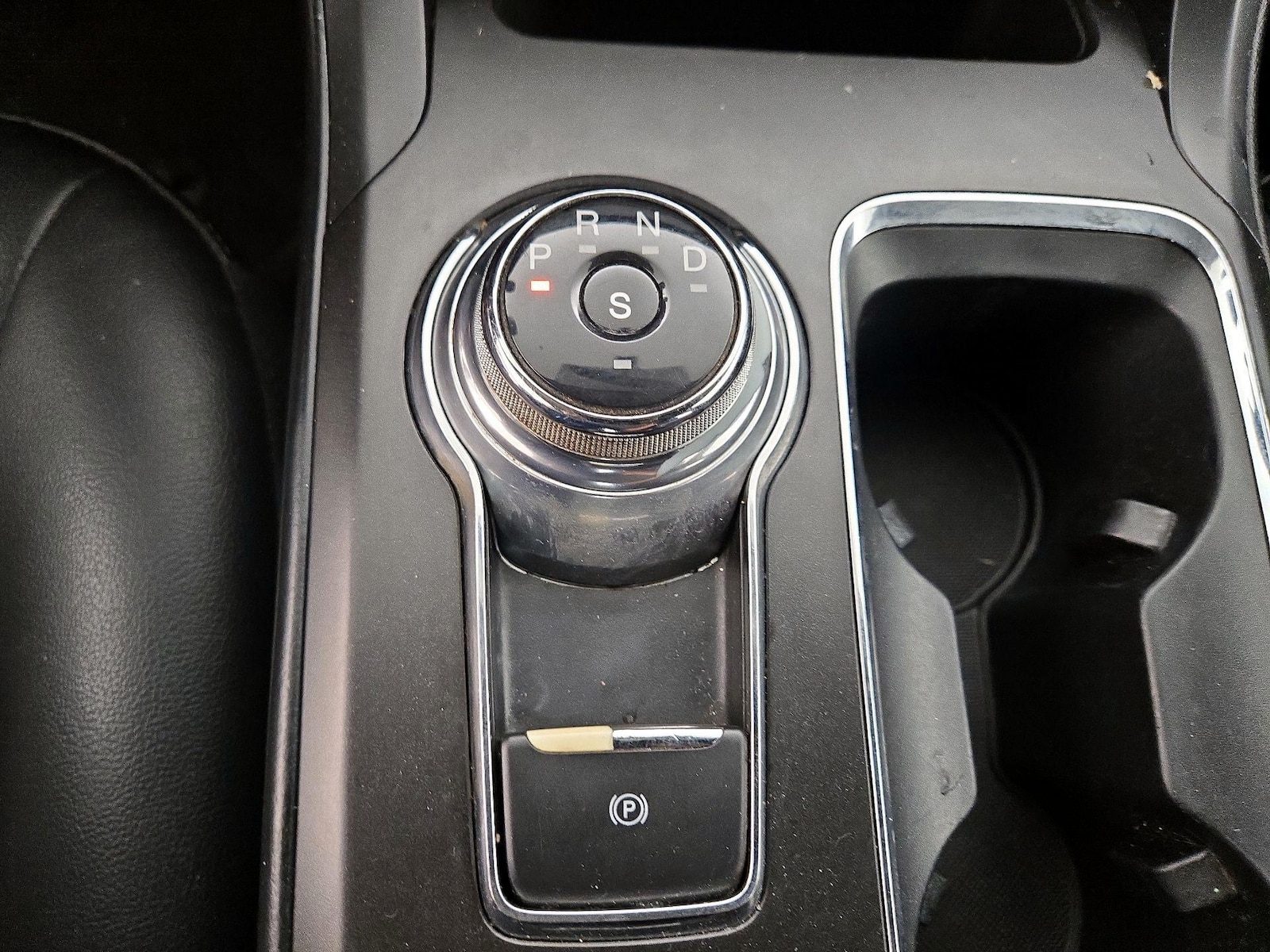 2018 Ford Fusion SE - Photo 18