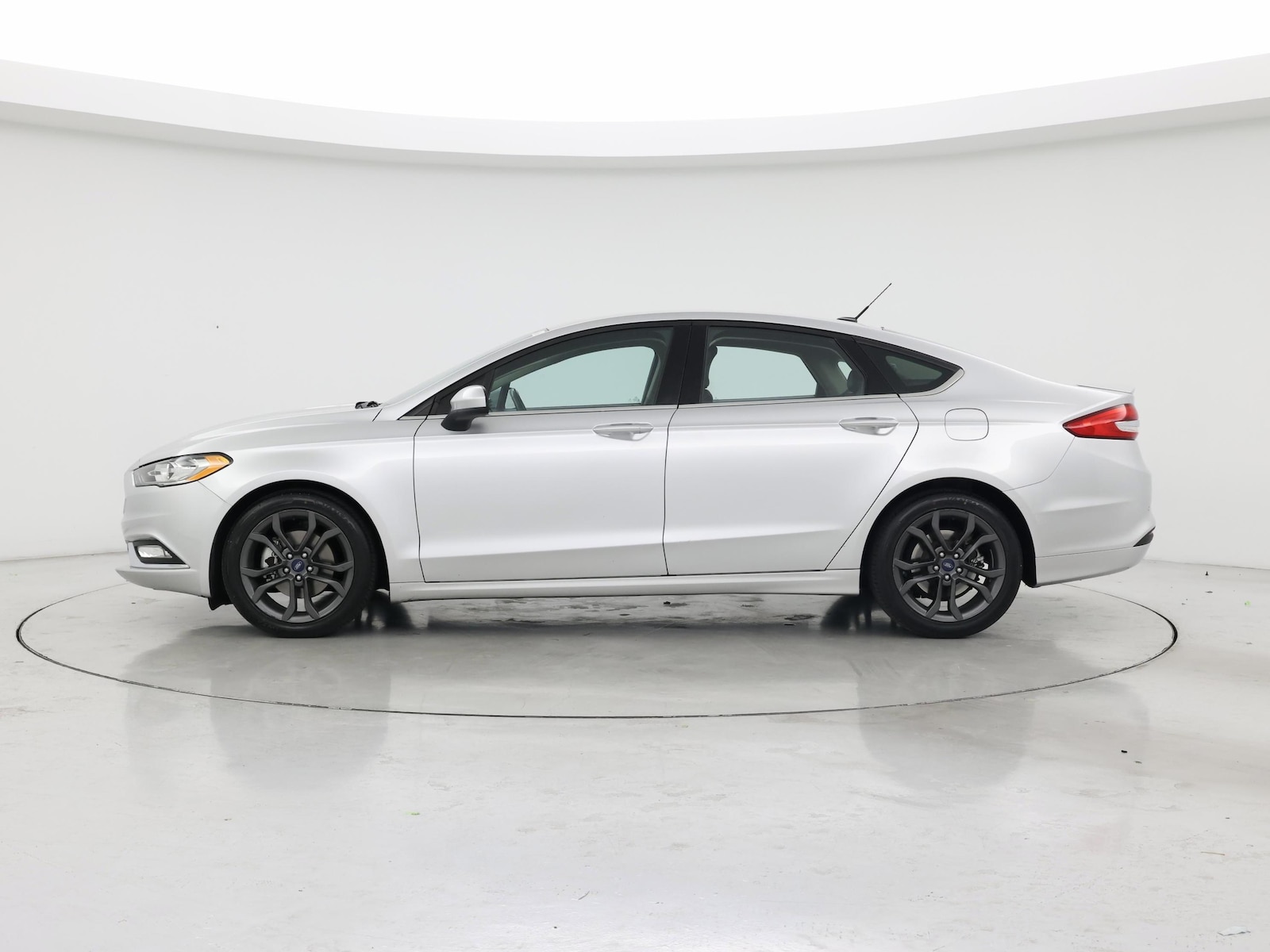 2018 Ford Fusion SE - Photo 4