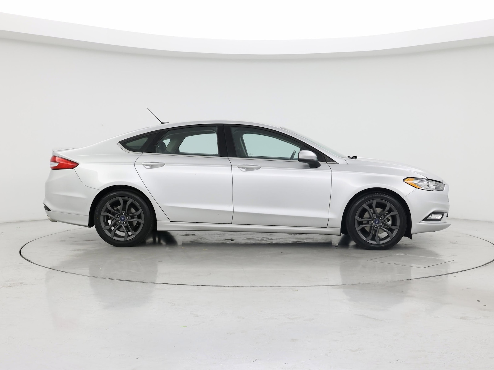 2018 Ford Fusion SE - Photo 8