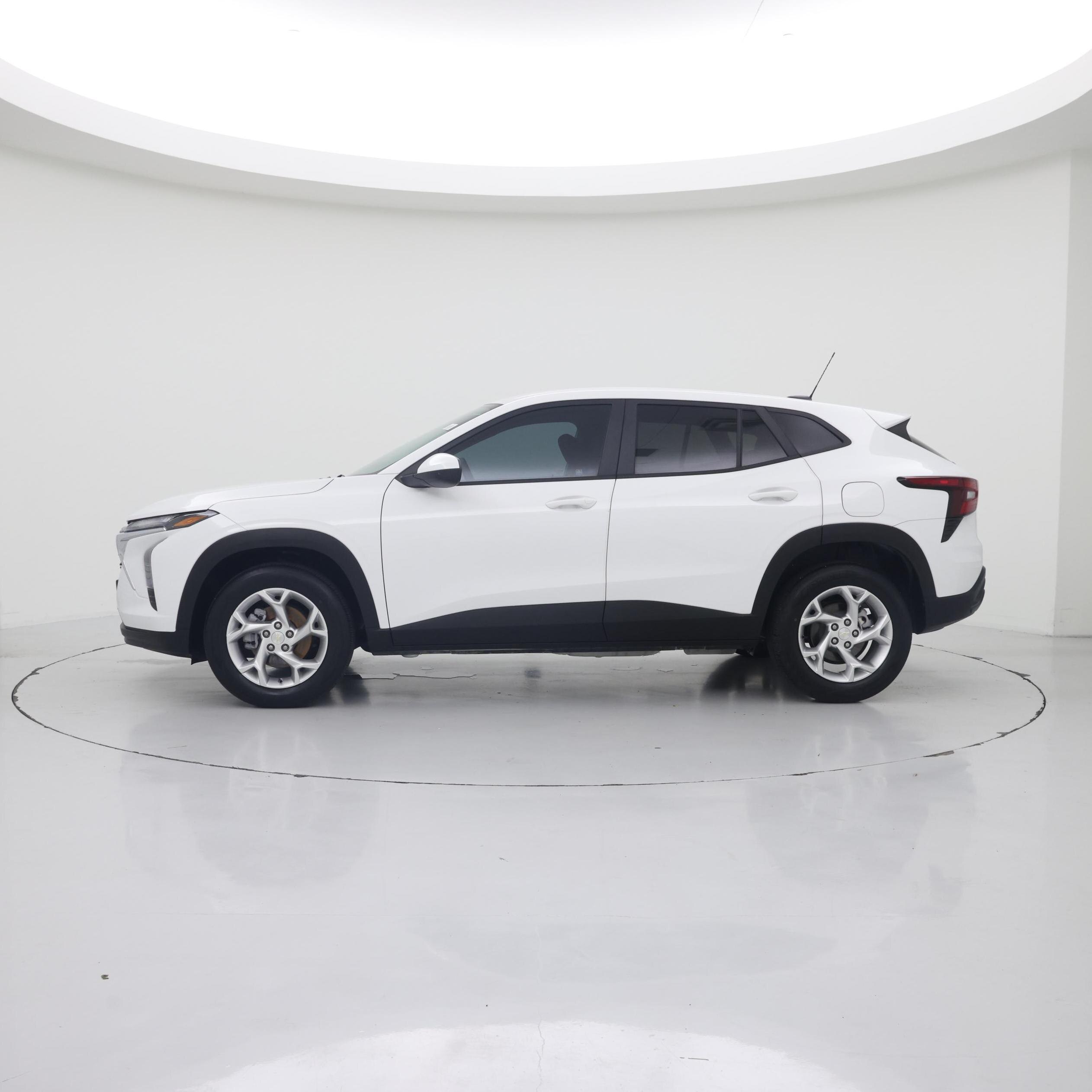 Thumbnail: 2025 Chevrolet Trax - 3