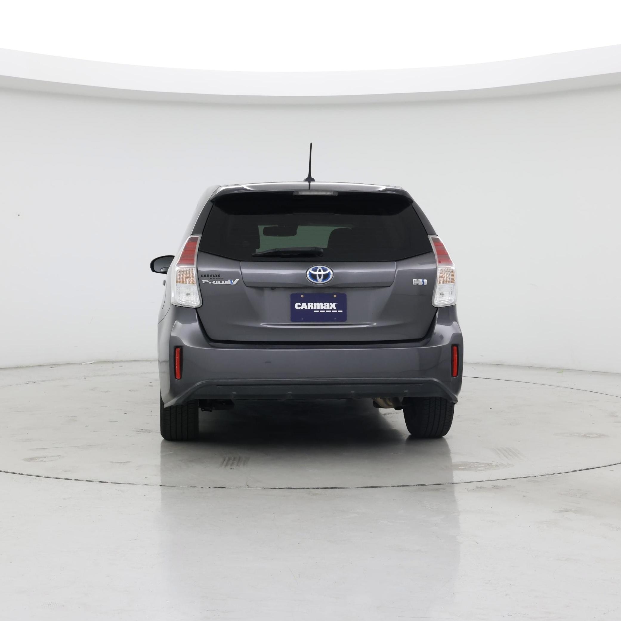 Thumbnail: 2017 Toyota Prius v - 6