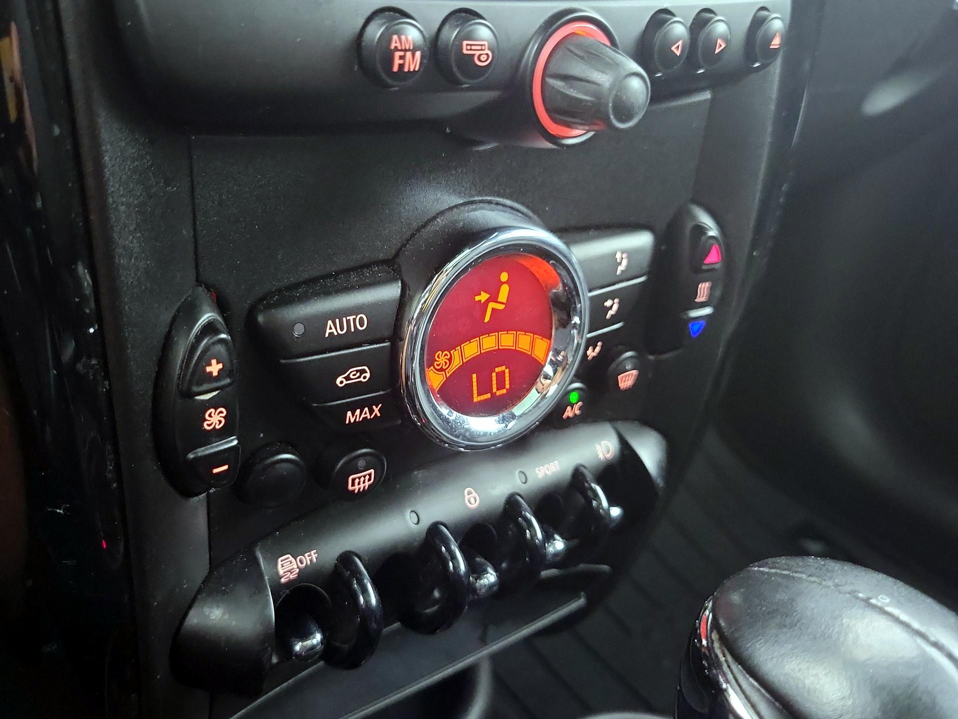 Thumbnail: 2015 MINI Cooper Paceman - 15