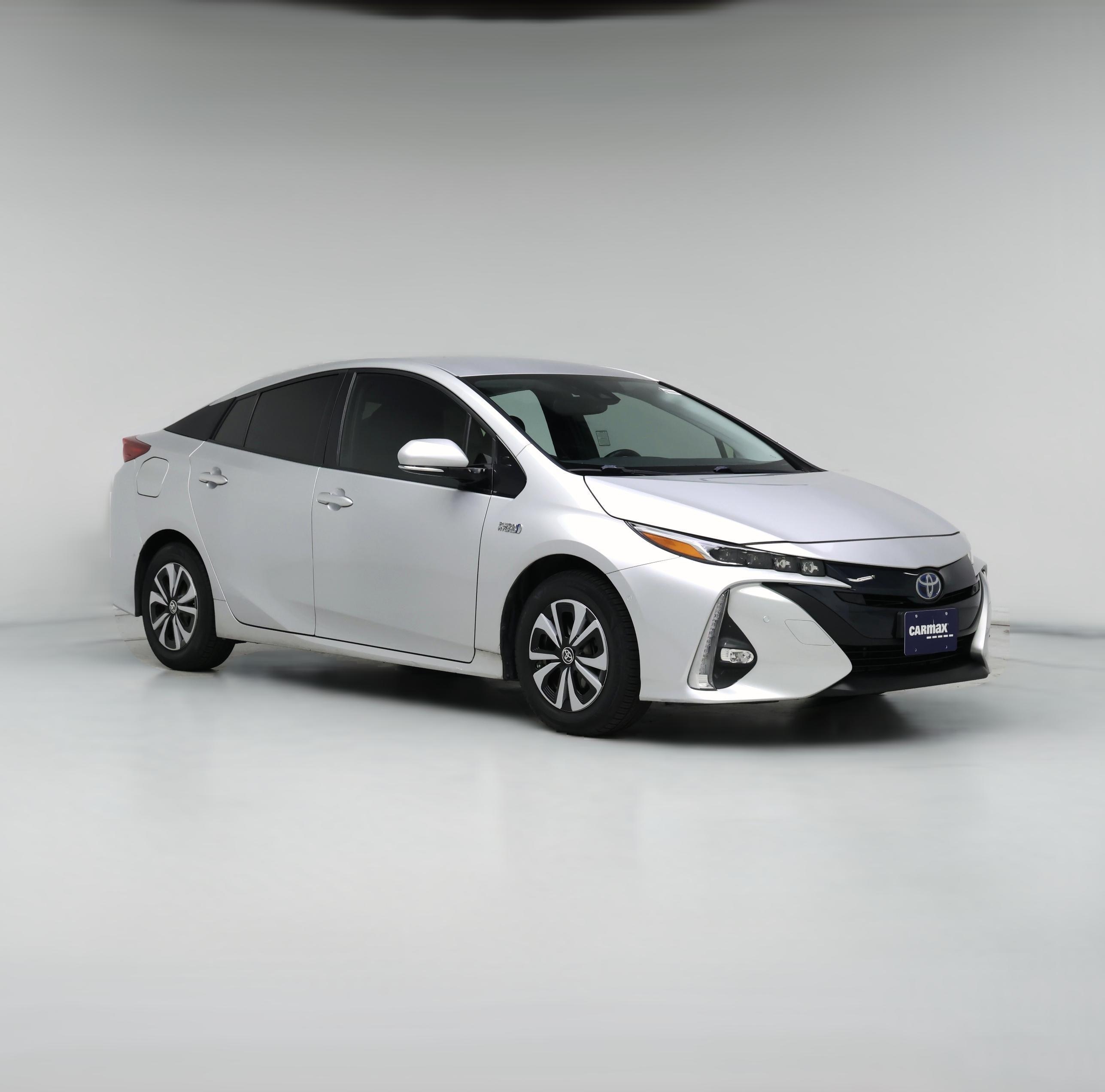 Thumbnail: 2017 Toyota Prius Prime - 1