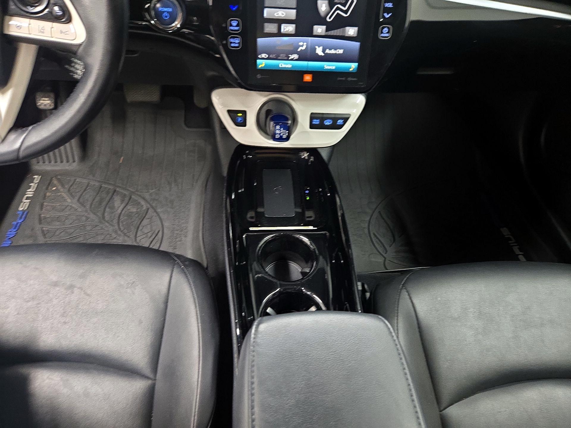 Thumbnail: 2017 Toyota Prius Prime - 18