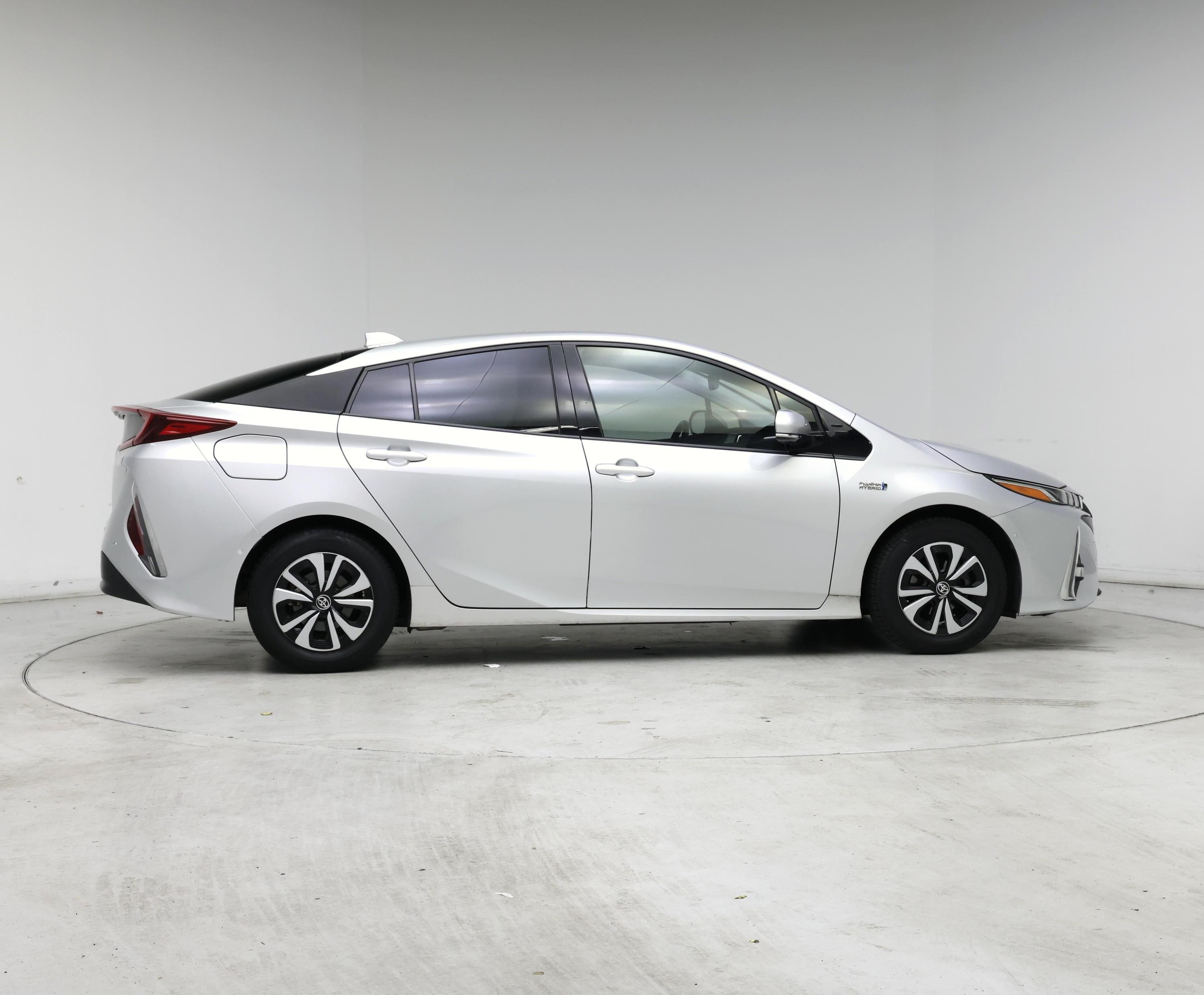 Thumbnail: 2017 Toyota Prius Prime - 7