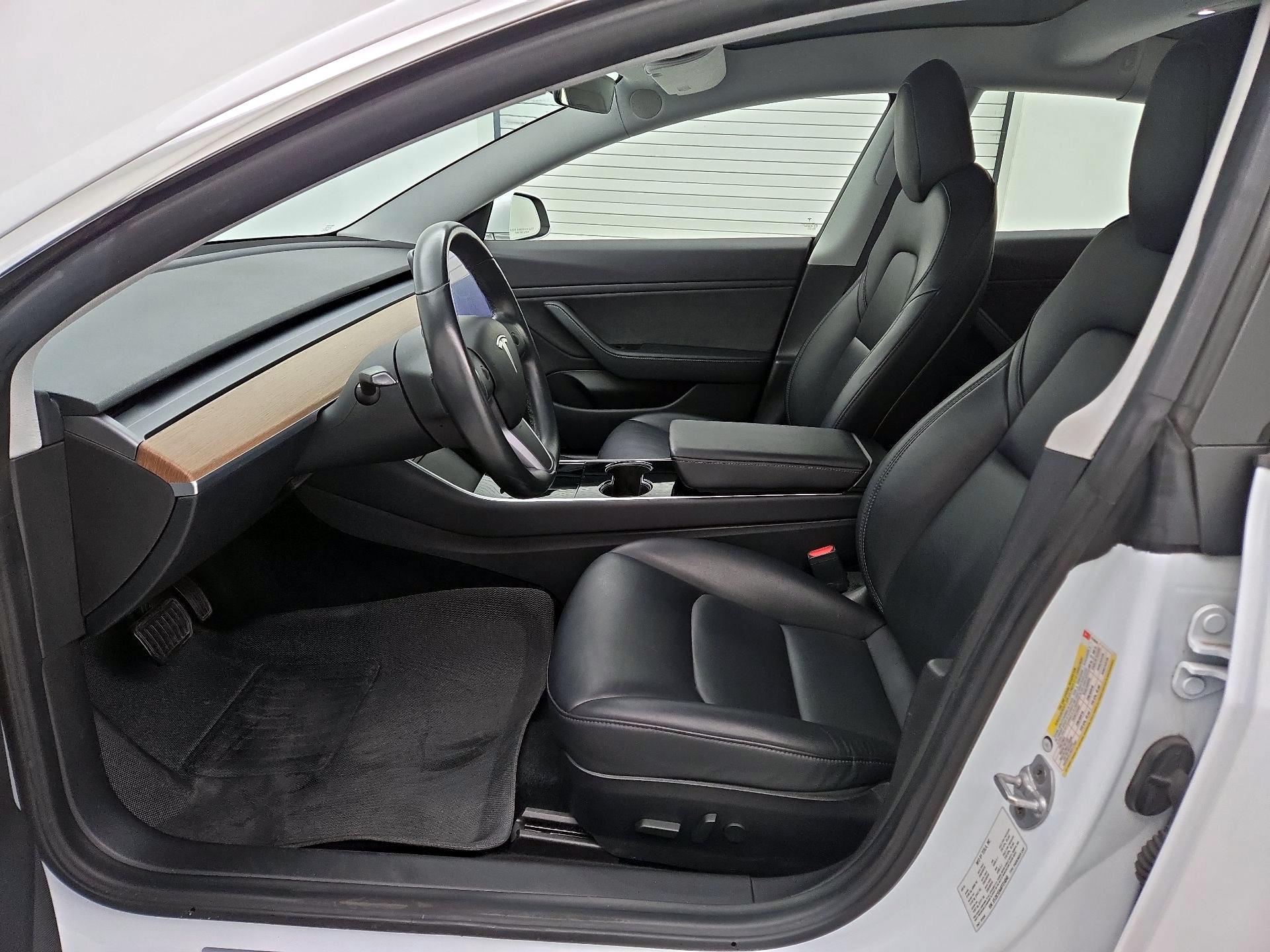 Thumbnail: 2019 Tesla Model 3 - 11