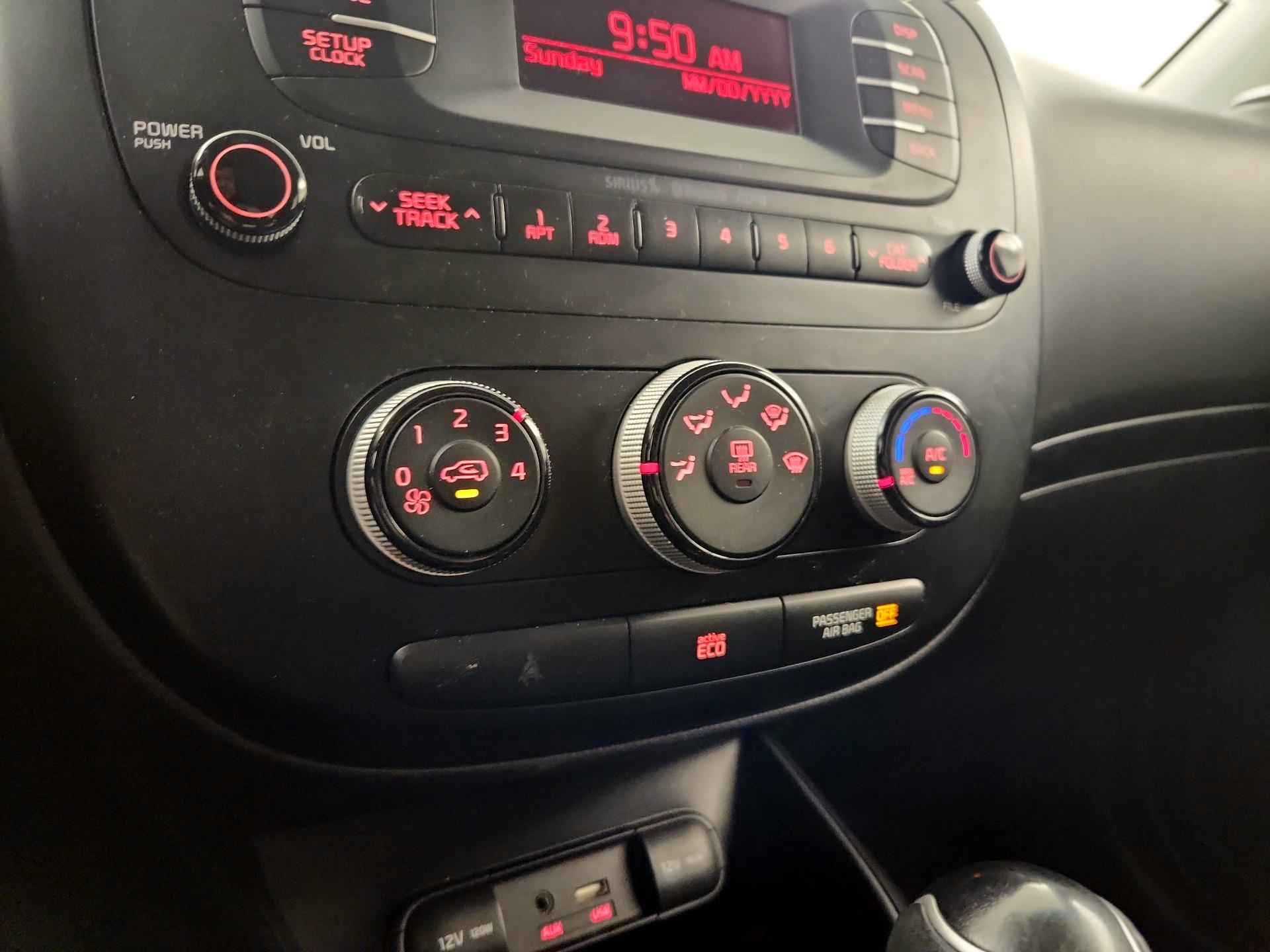 Thumbnail: 2015 Kia Soul - 15