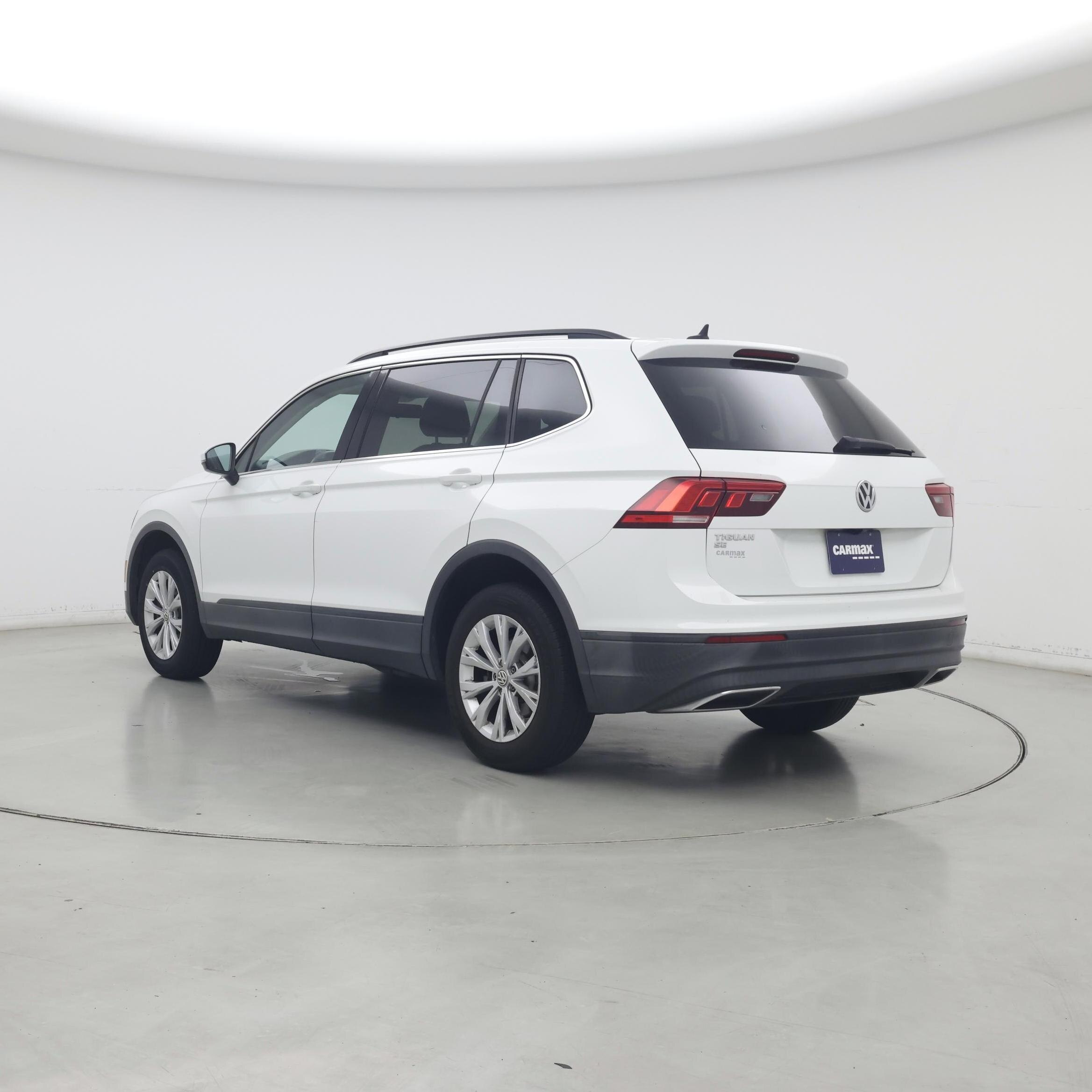 Thumbnail: 2019 Volkswagen Tiguan - 2