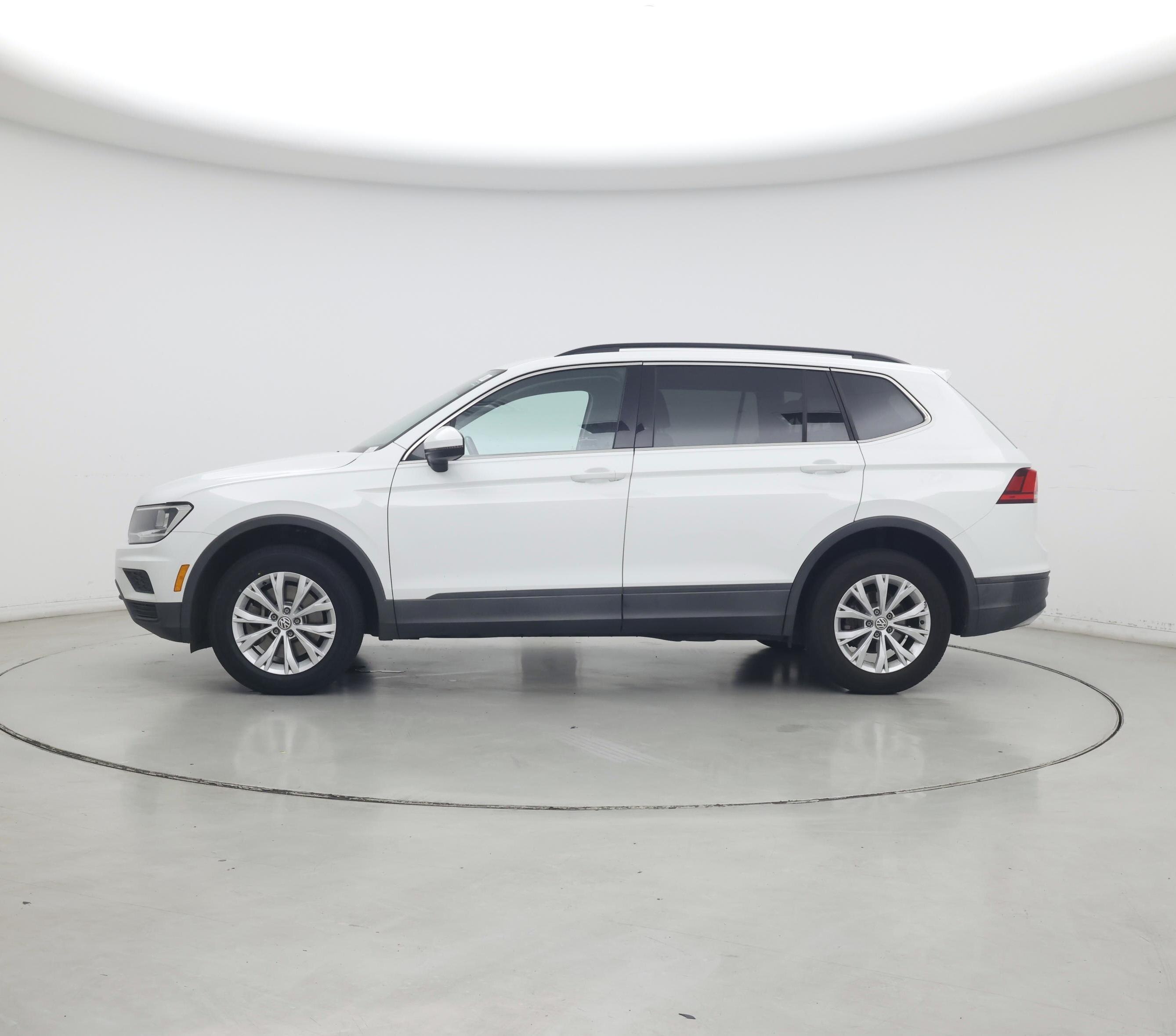 Thumbnail: 2019 Volkswagen Tiguan - 3