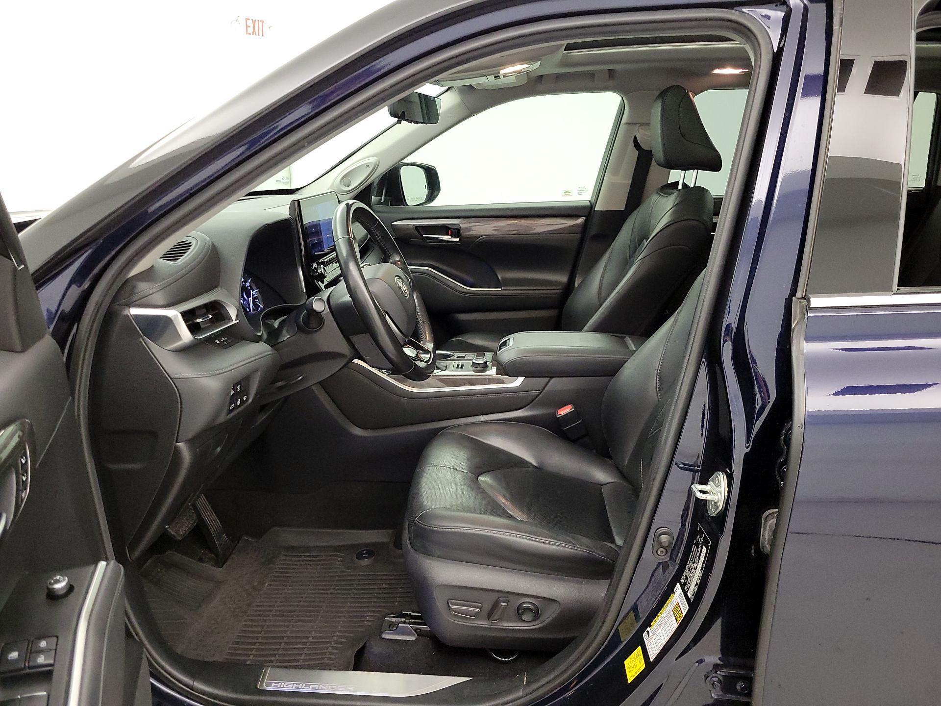 Thumbnail: 2020 Toyota Highlander - 11