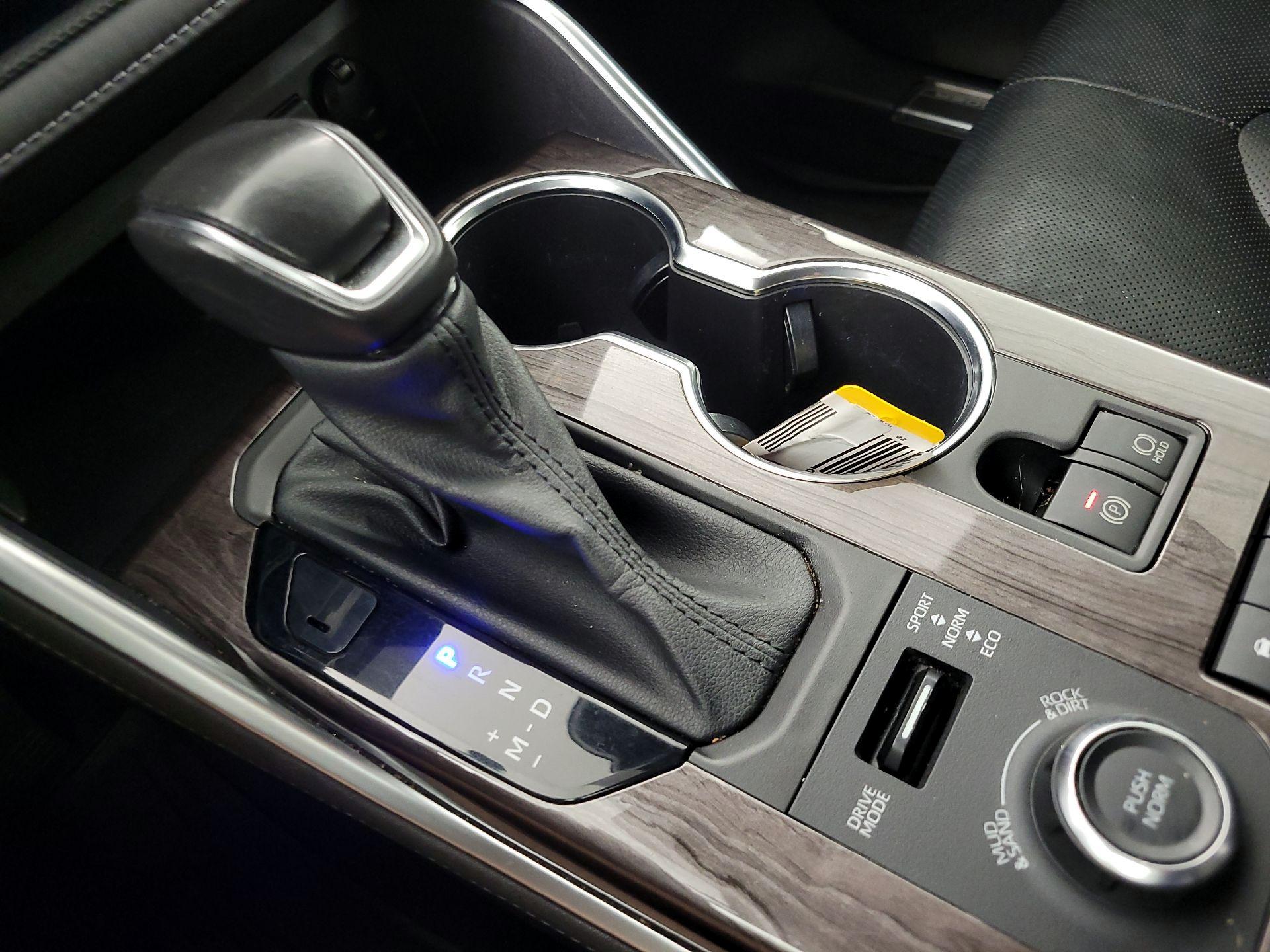 Thumbnail: 2020 Toyota Highlander - 18