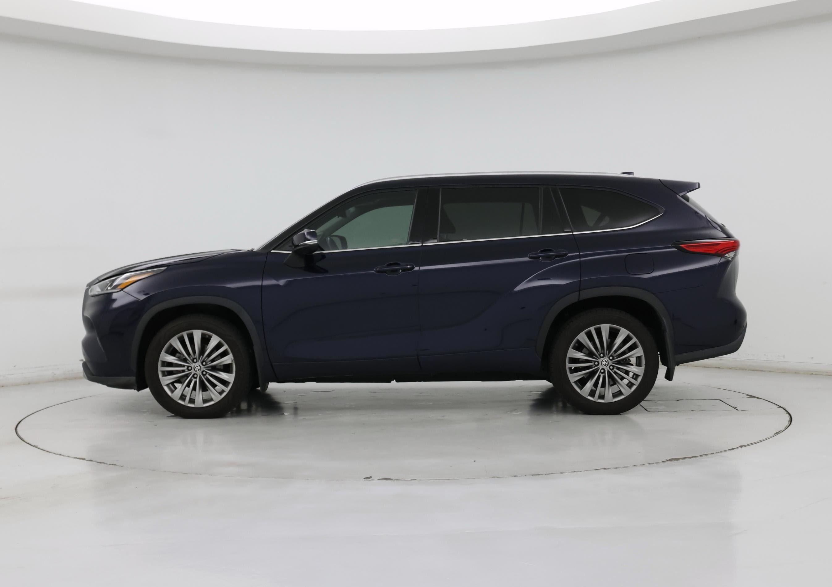 Thumbnail: 2020 Toyota Highlander - 3