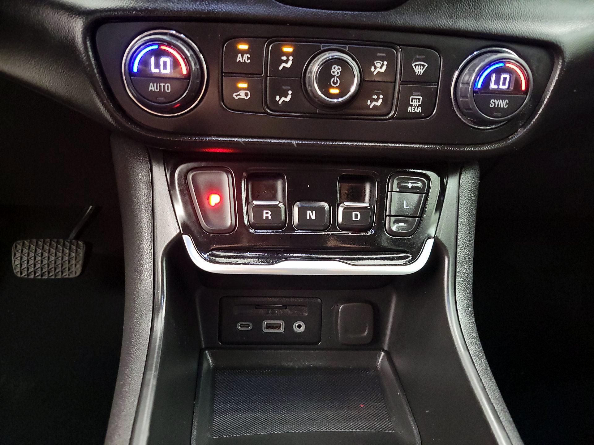 Thumbnail: 2020 GMC Terrain - 18