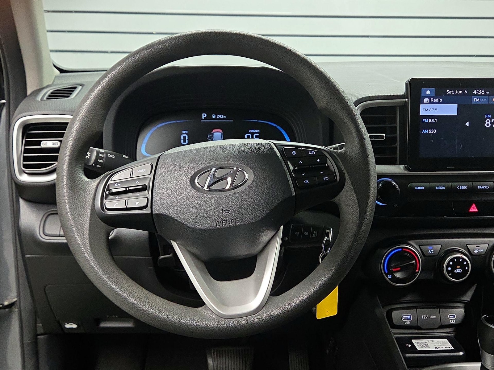 2023 Hyundai Venue SE - Photo 9